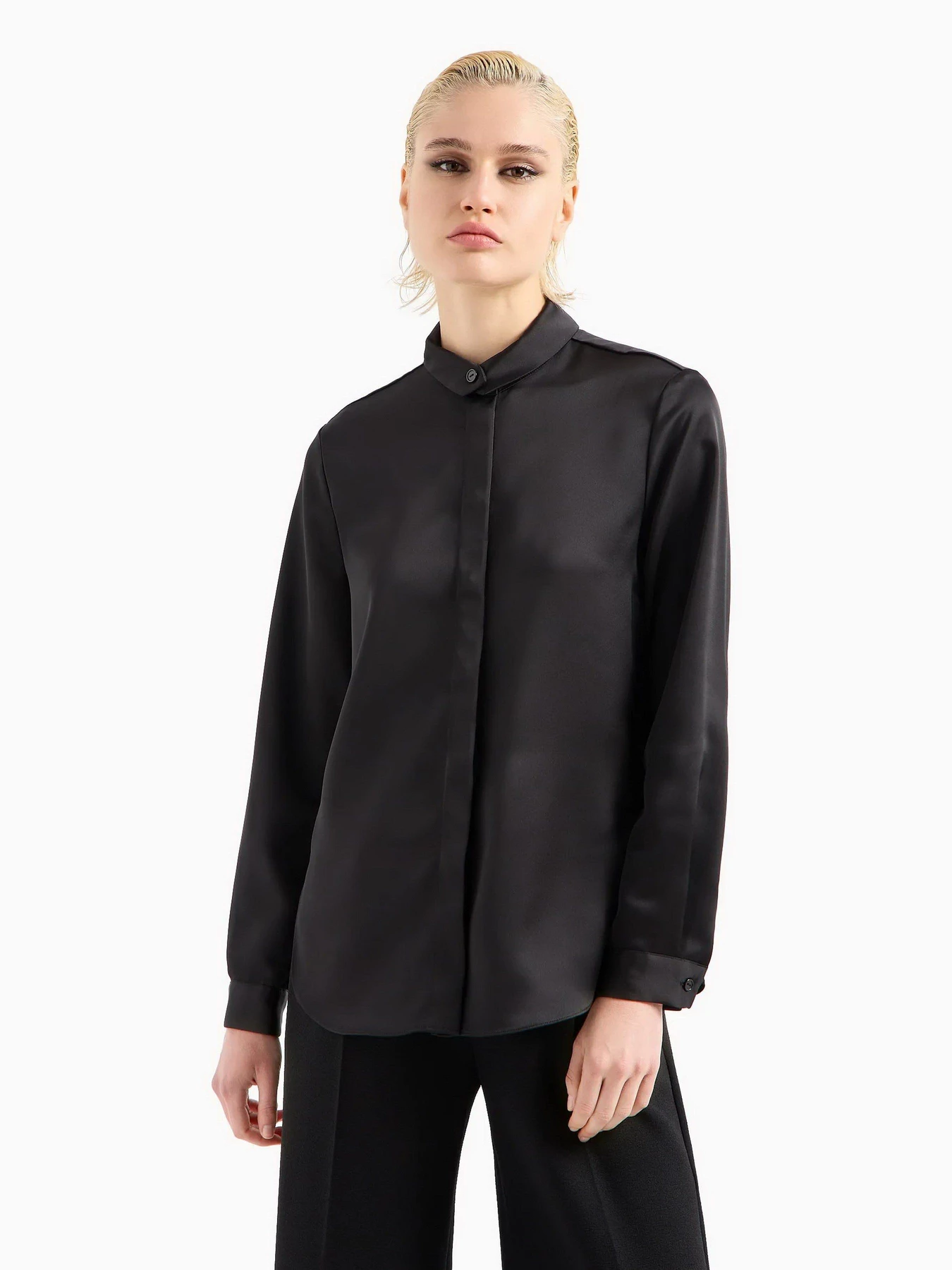 Сорочки Emporio Armani модель H4NC1D-E9901-999 Сорочки Emporio Armani модель H4NC1D-E9901-999 Фото