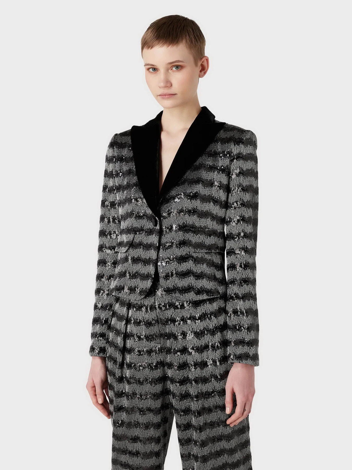 Пиджаки Emporio Armani модель H4NG1N-E9924-099 Пиджаки Emporio Armani модель H4NG1N-E9924-099 Фото