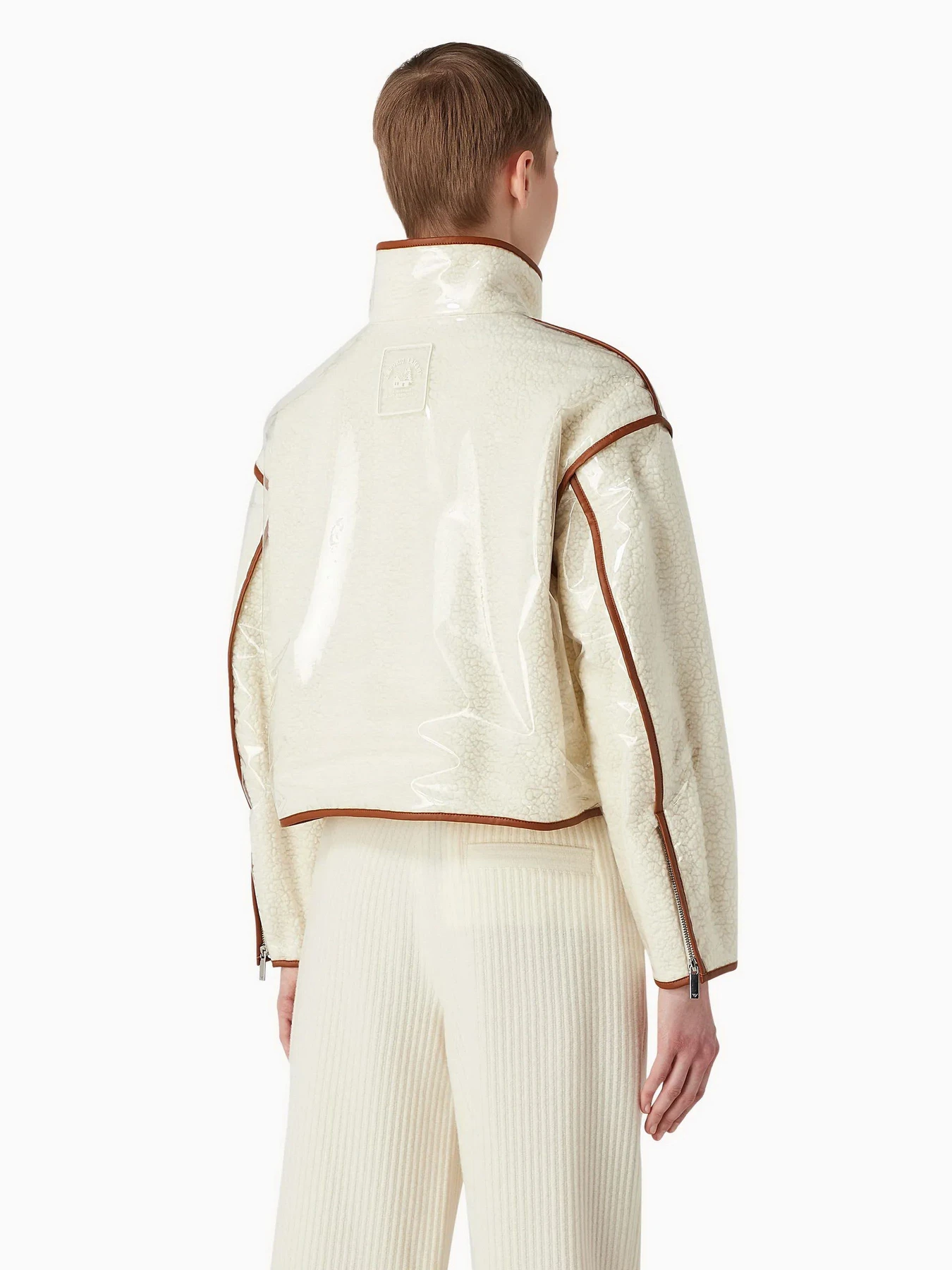 Куртки и дубленки Emporio Armani CHALET модель 6R2B98-2NV9Z-0138 Куртки и дубленки Emporio Armani CHALET модель 6R2B98-2NV9Z-0138 Фото