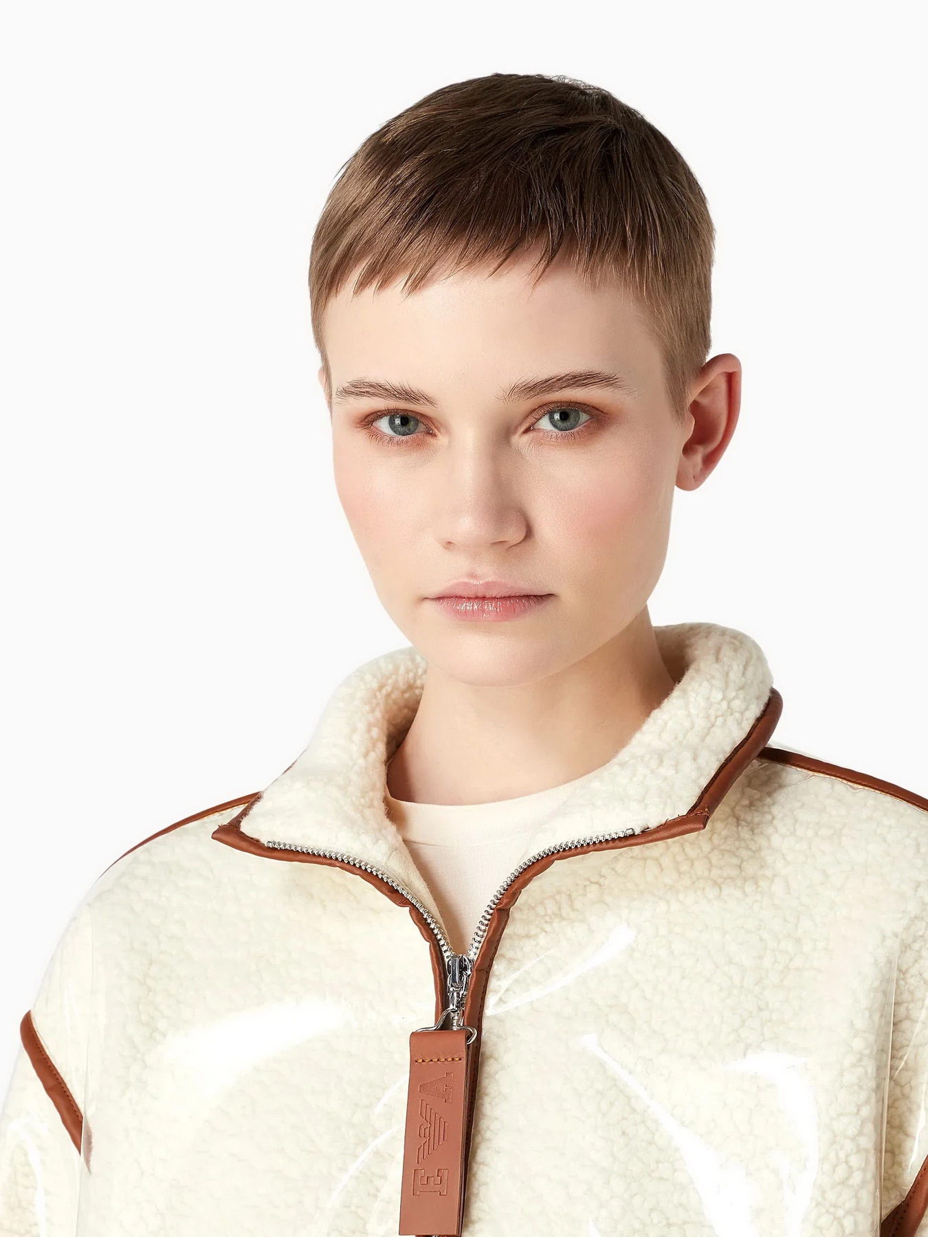 Куртки и дубленки Emporio Armani CHALET модель 6R2B98-2NV9Z-0138 Куртки и дубленки Emporio Armani CHALET модель 6R2B98-2NV9Z-0138 Фото