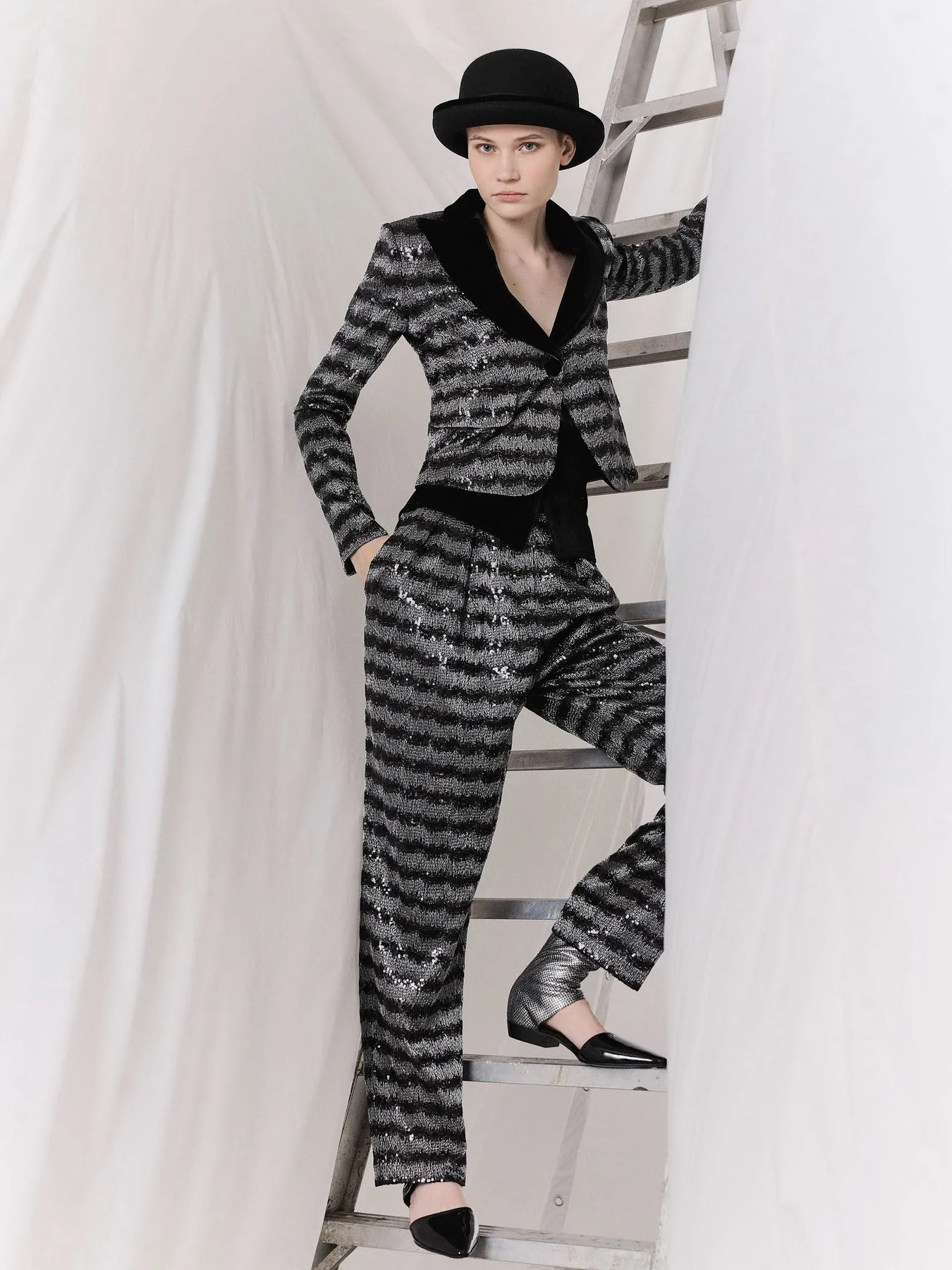Штани Emporio Armani модель H4NP1F-E9924-099 Штани Emporio Armani модель H4NP1F-E9924-099 Фото