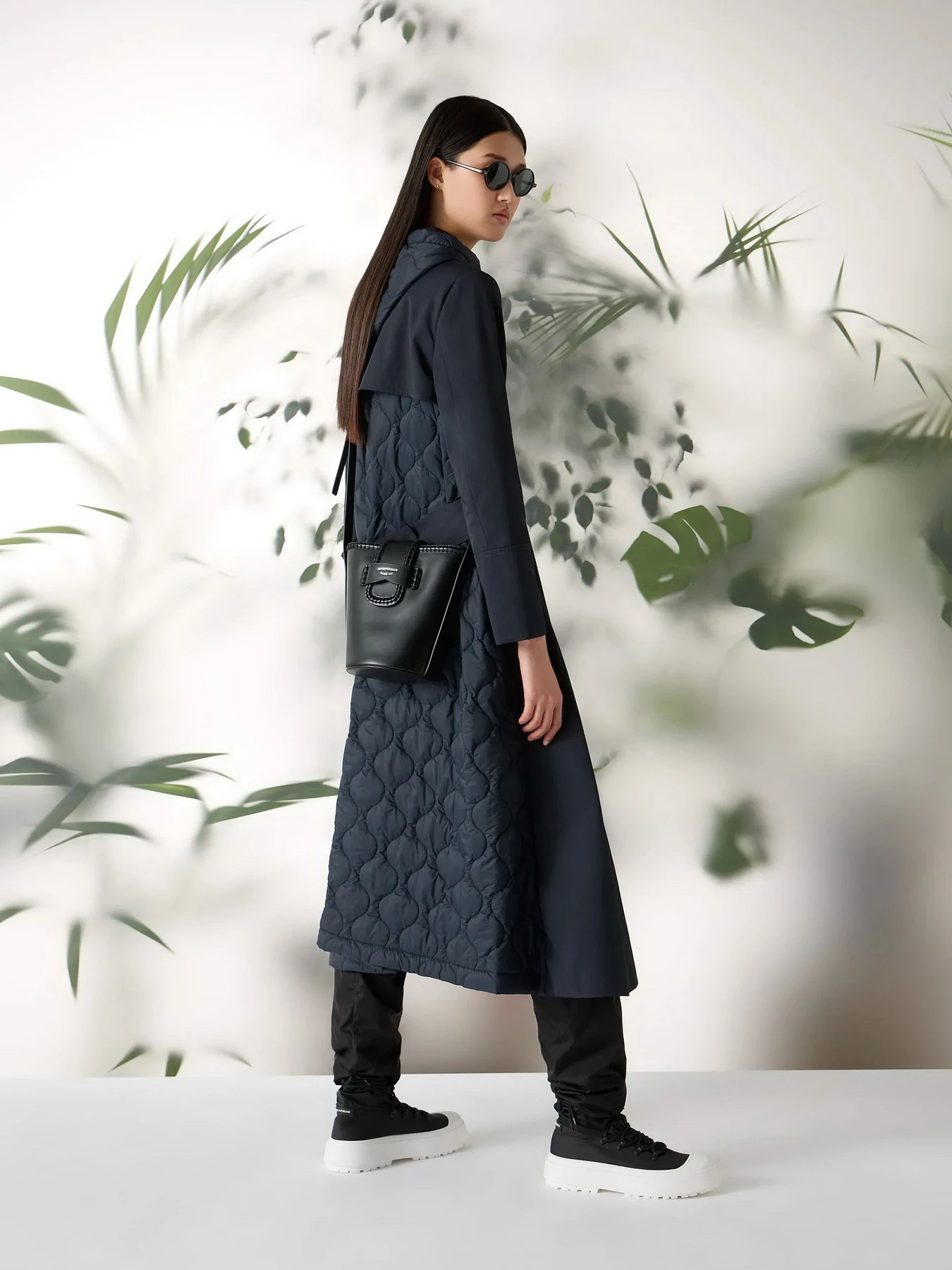 Пальто и плащи Emporio Armani модель 3D2L62-2NHYZ-0926 Пальто и плащи Emporio Armani модель 3D2L62-2NHYZ-0926 Фото