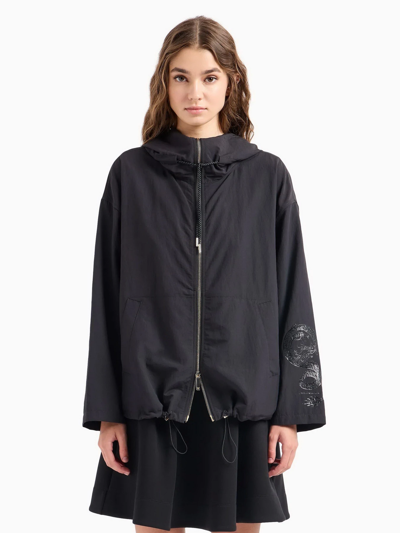 Куртки и дубленки Emporio Armani Chinese New Year модель EW000002-AF10005-UC001 Куртки и дубленки Emporio Armani Chinese New Year модель EW000002-AF10005-UC001 Фото