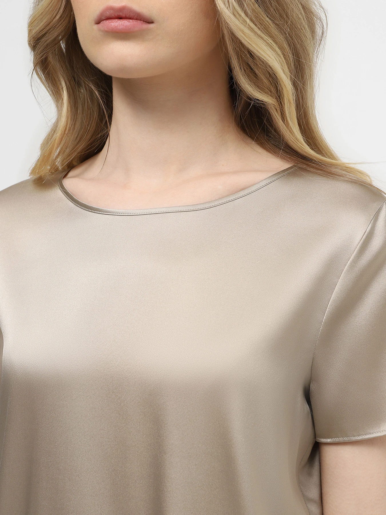 Рубашки Emporio Armani модель 8N2K15-2NXXZ-109 Рубашки Emporio Armani модель 8N2K15-2NXXZ-109 Фото