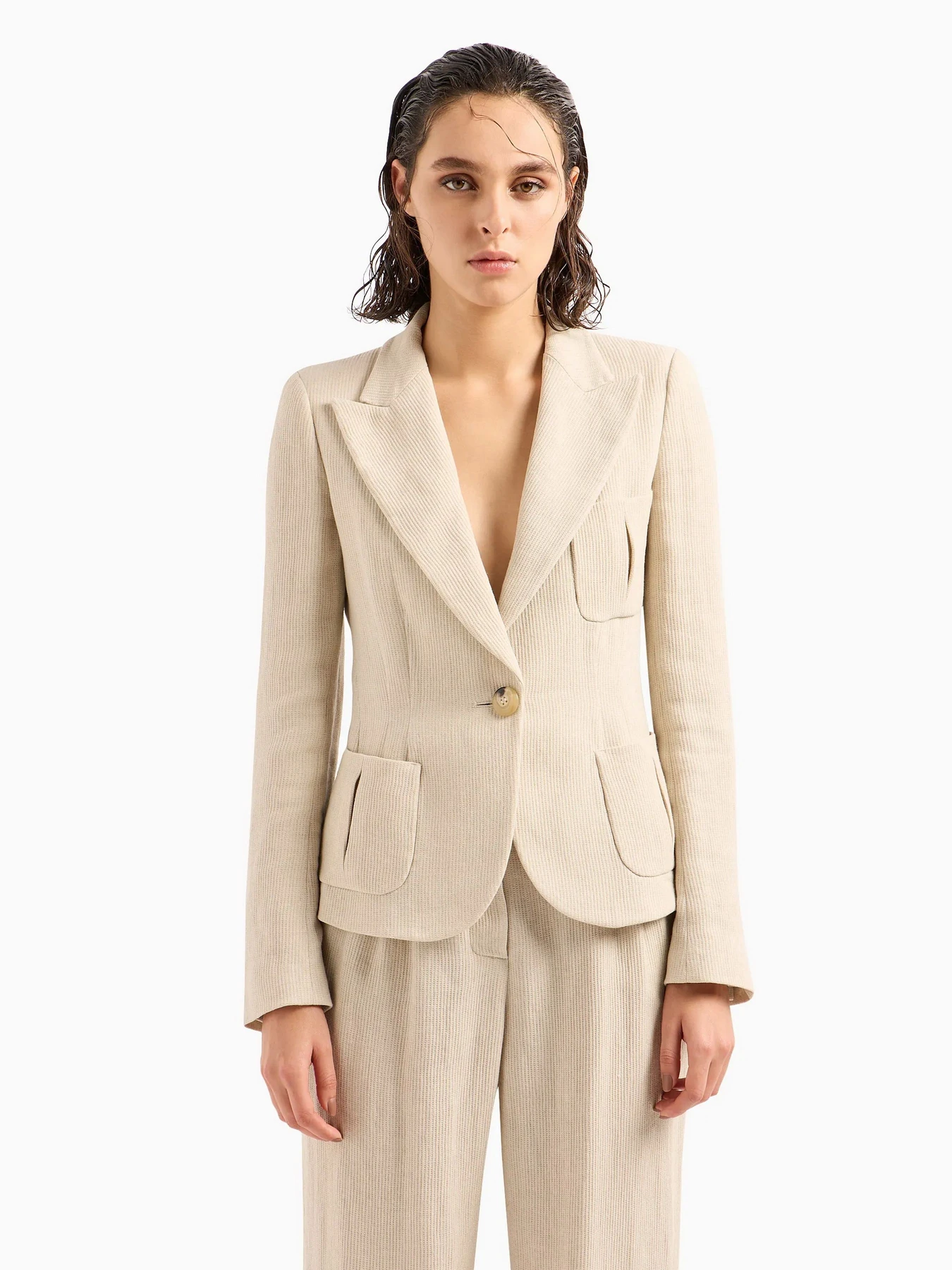 Пиджаки Emporio Armani модель E3NG36-F2207-011 Пиджаки Emporio Armani модель E3NG36-F2207-011 Фото
