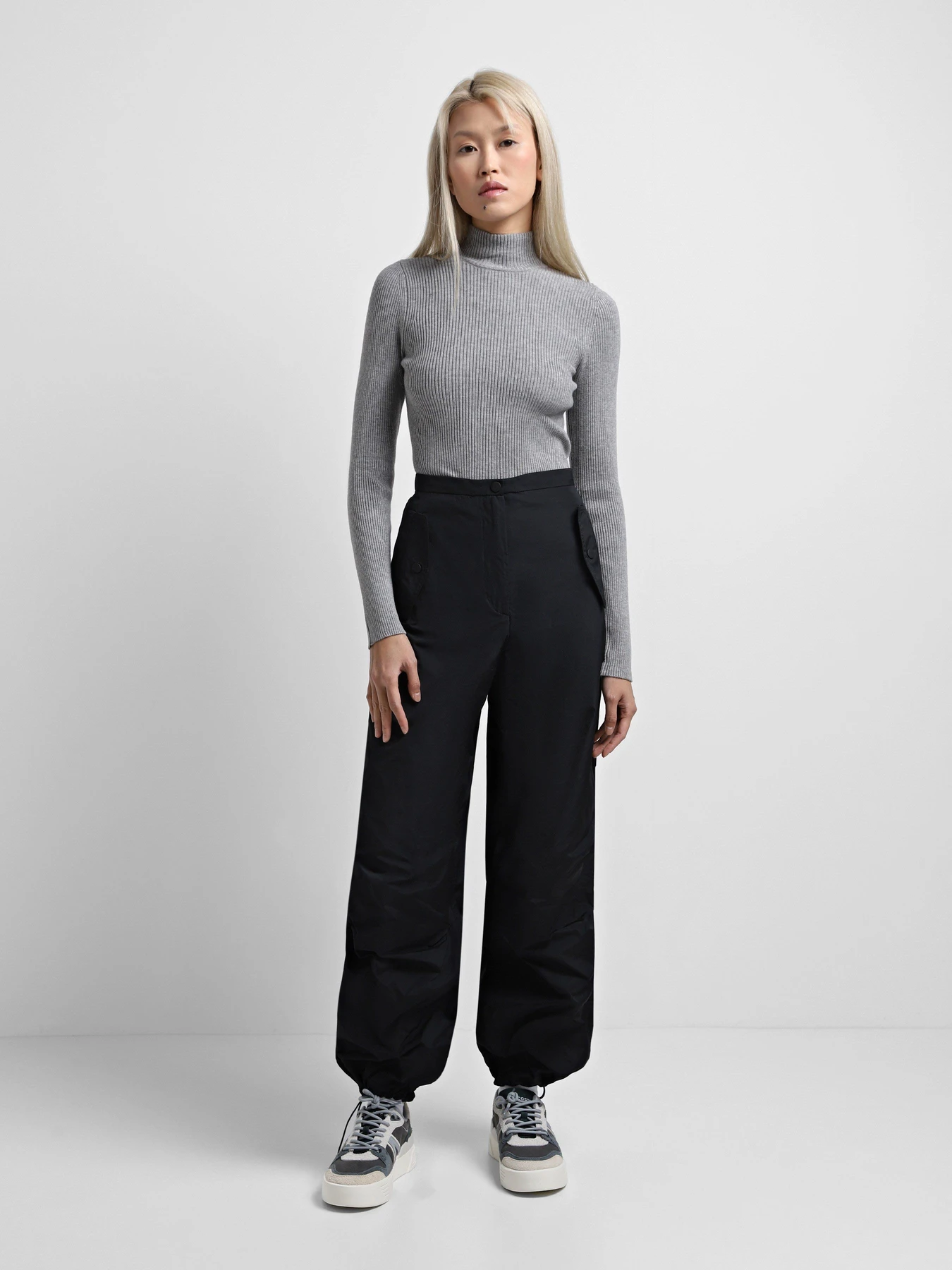 Штани Emporio Armani модель EW000254-TE10929-UC001 Штани Emporio Armani модель EW000254-TE10929-UC001 Фото