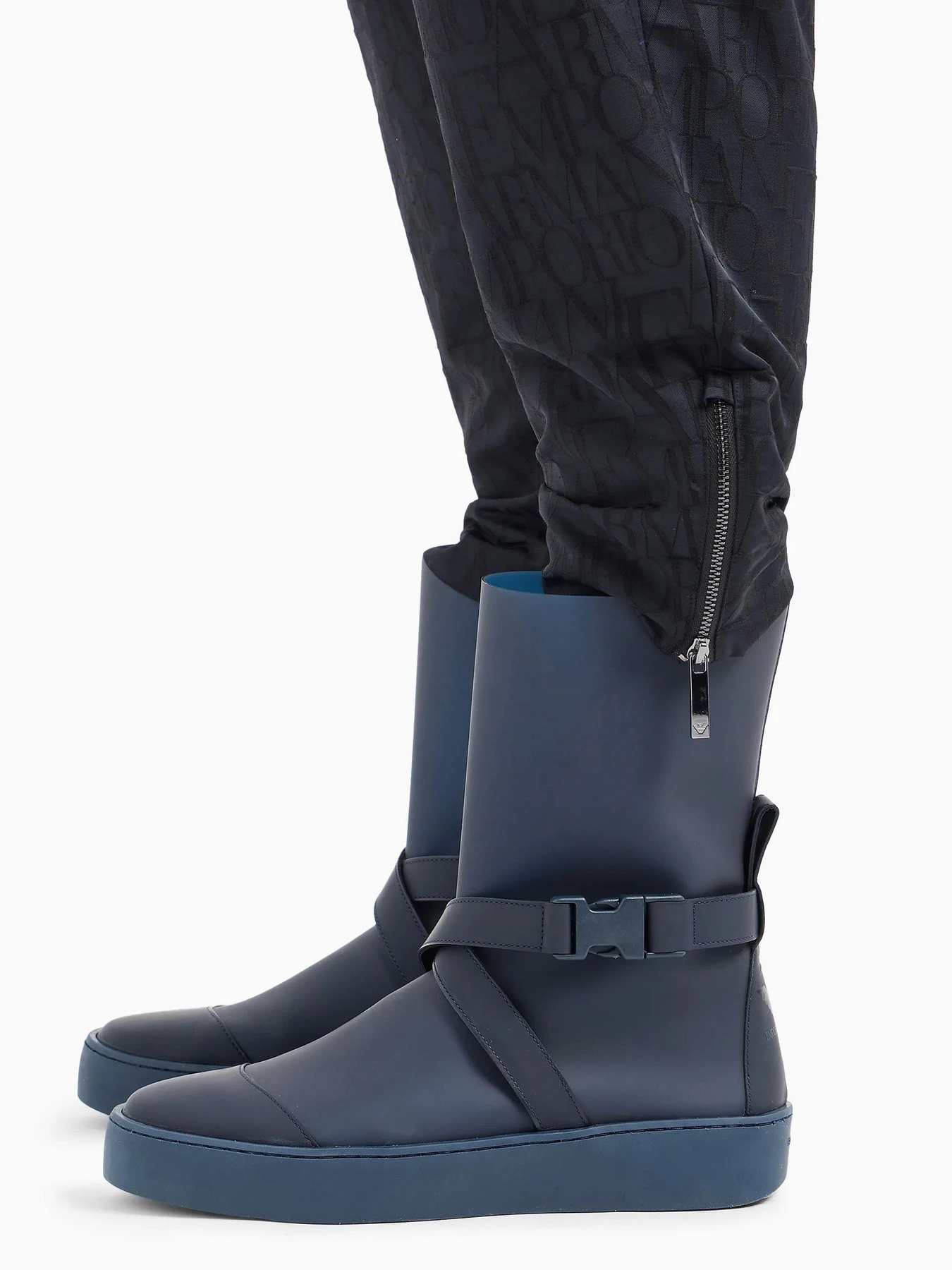 Штани Emporio Armani модель 6D2P62-2NGGZ-0999 Штани Emporio Armani модель 6D2P62-2NGGZ-0999 Фото