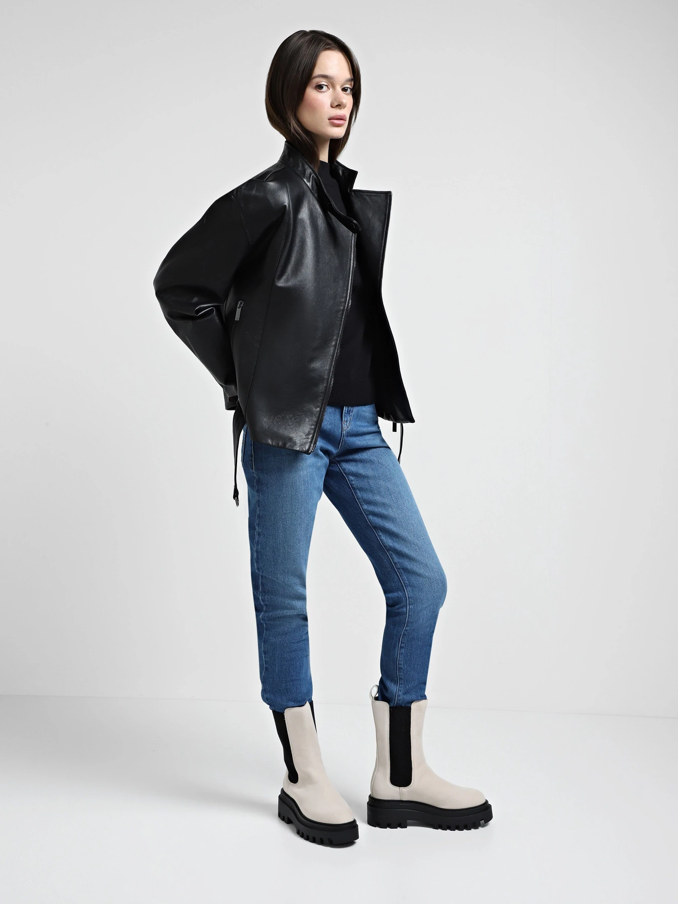 Куртки та дублянки Emporio Armani модель EW000229-AF10529-UC001 Куртки та дублянки Emporio Armani модель EW000229-AF10529-UC001 Фото