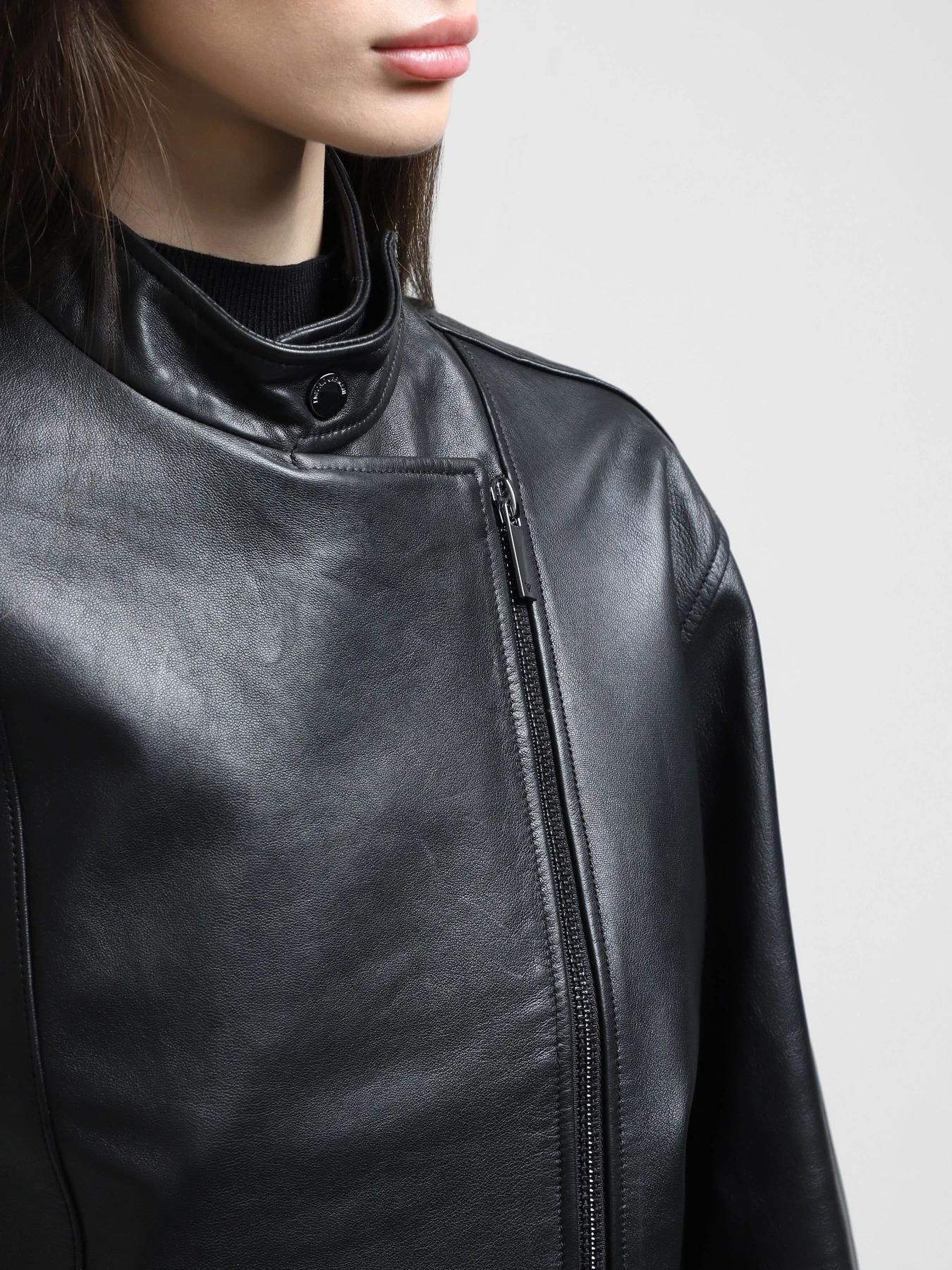 Куртки та дублянки Emporio Armani модель EW000229-AF10529-UC001 Куртки та дублянки Emporio Armani модель EW000229-AF10529-UC001 Фото