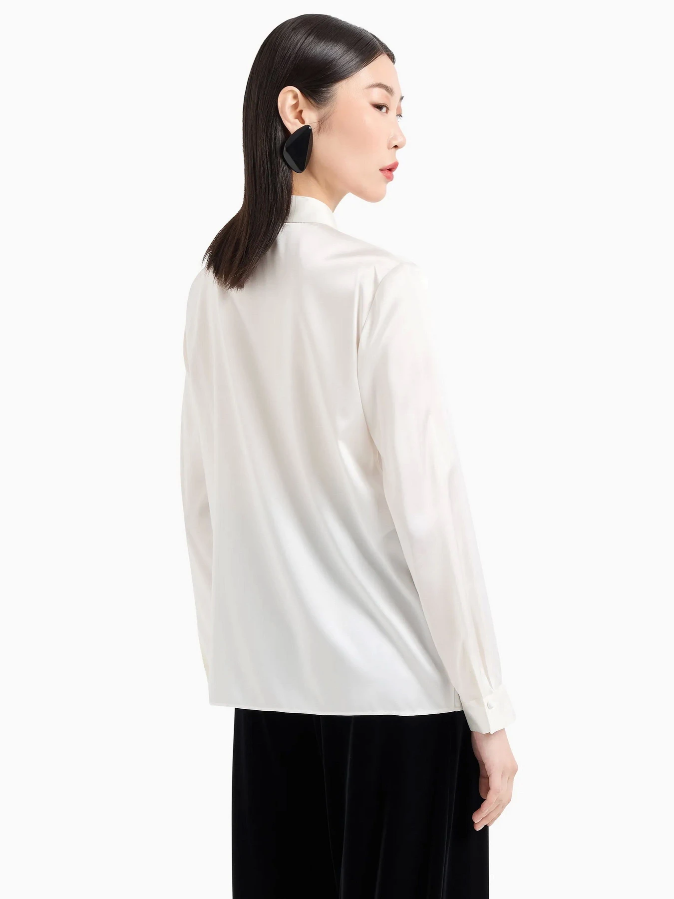 Рубашки Emporio Armani модель 8N2C39-2NXXZ-0101 Рубашки Emporio Armani модель 8N2C39-2NXXZ-0101 Фото