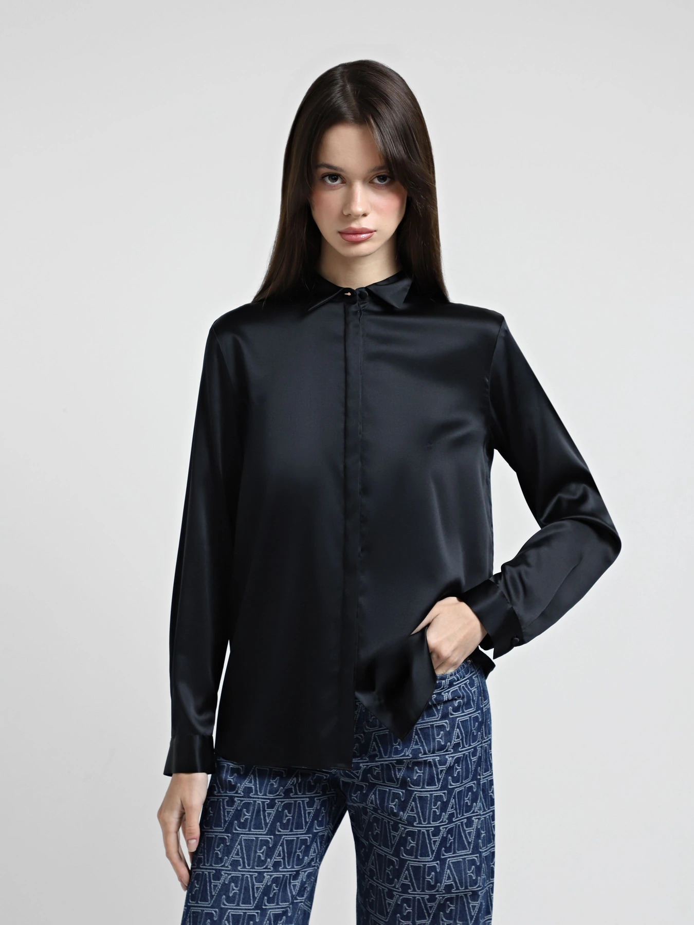 Рубашки Emporio Armani модель 8N2C39-2NXXZ-0999 Рубашки Emporio Armani модель 8N2C39-2NXXZ-0999 Фото