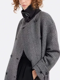 Пальто и плащи Emporio Armani модель EW000098-AF10225-FC018 Фото