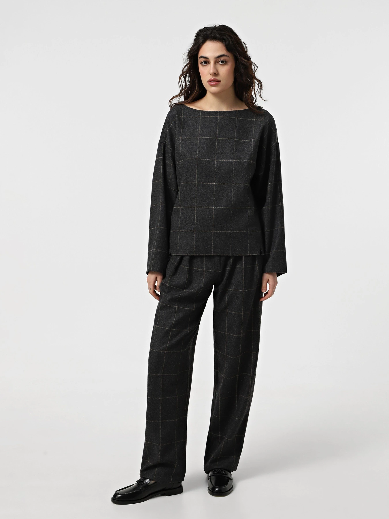 Свитры и кардиганы Emporio Armani модель EW000171-TE10525-OC001 Свитры и кардиганы Emporio Armani модель EW000171-TE10525-OC001 Фото
