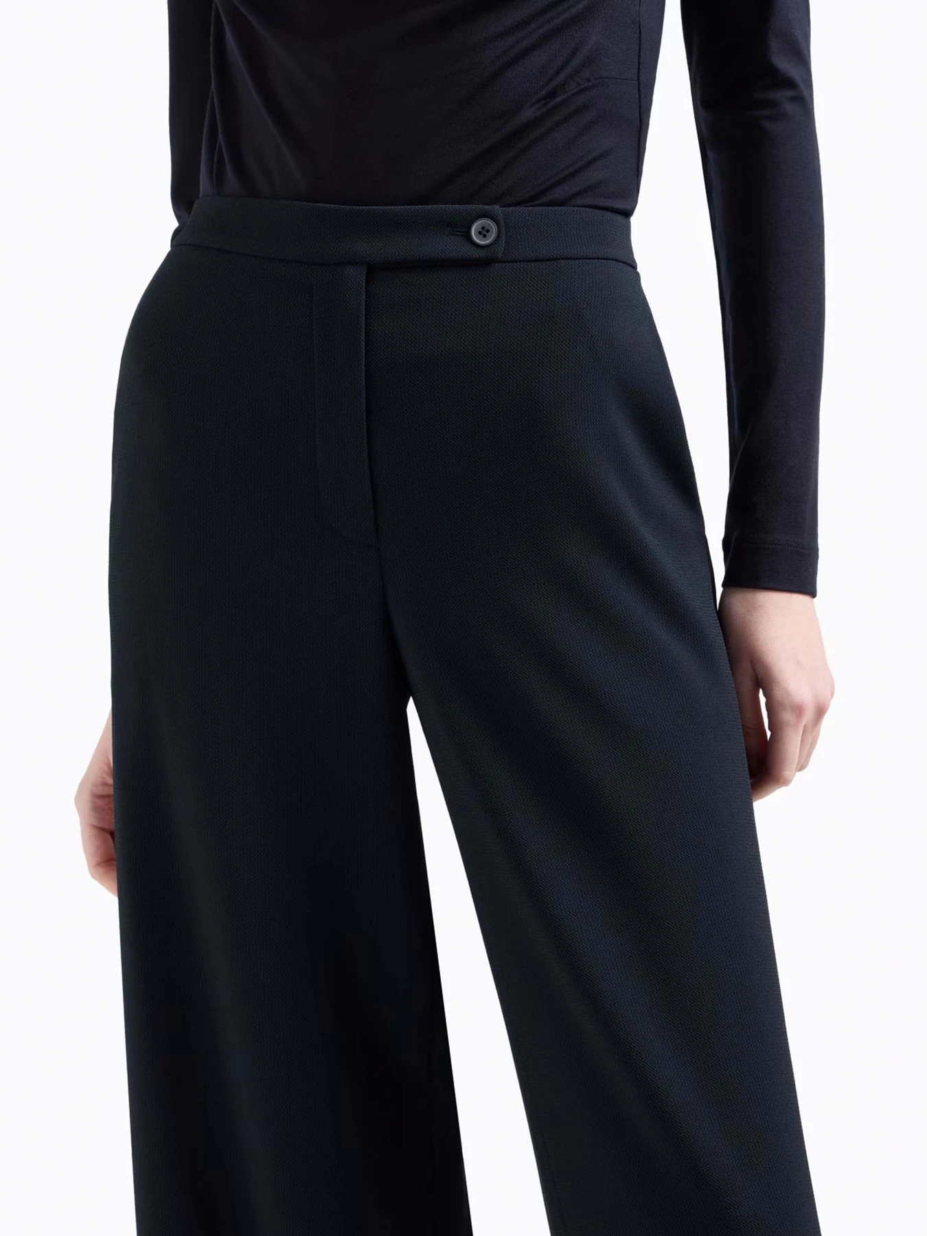 Брюки Emporio Armani модель EW000851-AF12514-UB115 Брюки Emporio Armani модель EW000851-AF12514-UB115 Фото