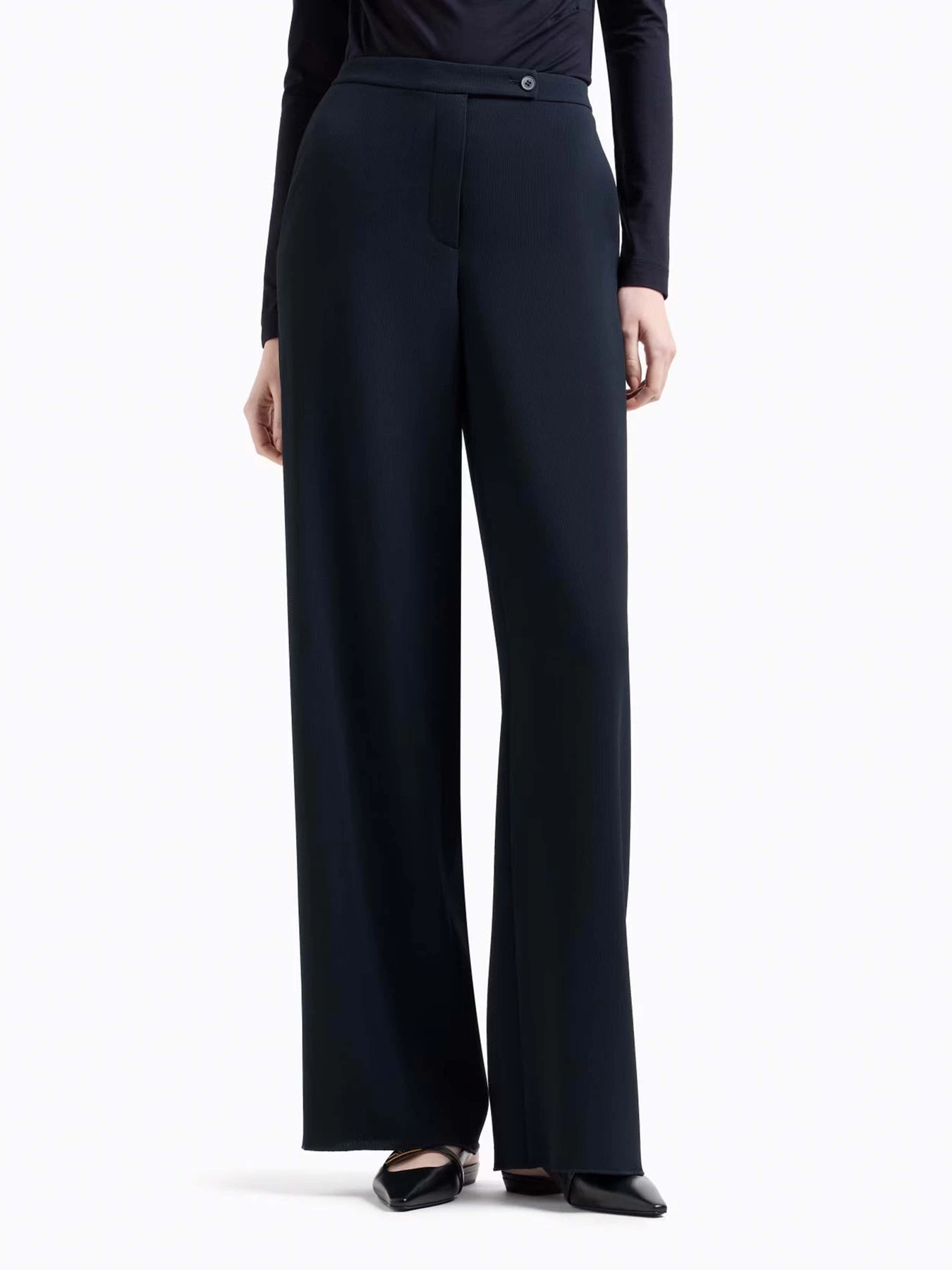 Брюки Emporio Armani модель EW000851-AF12514-UB115 Брюки Emporio Armani модель EW000851-AF12514-UB115 Фото