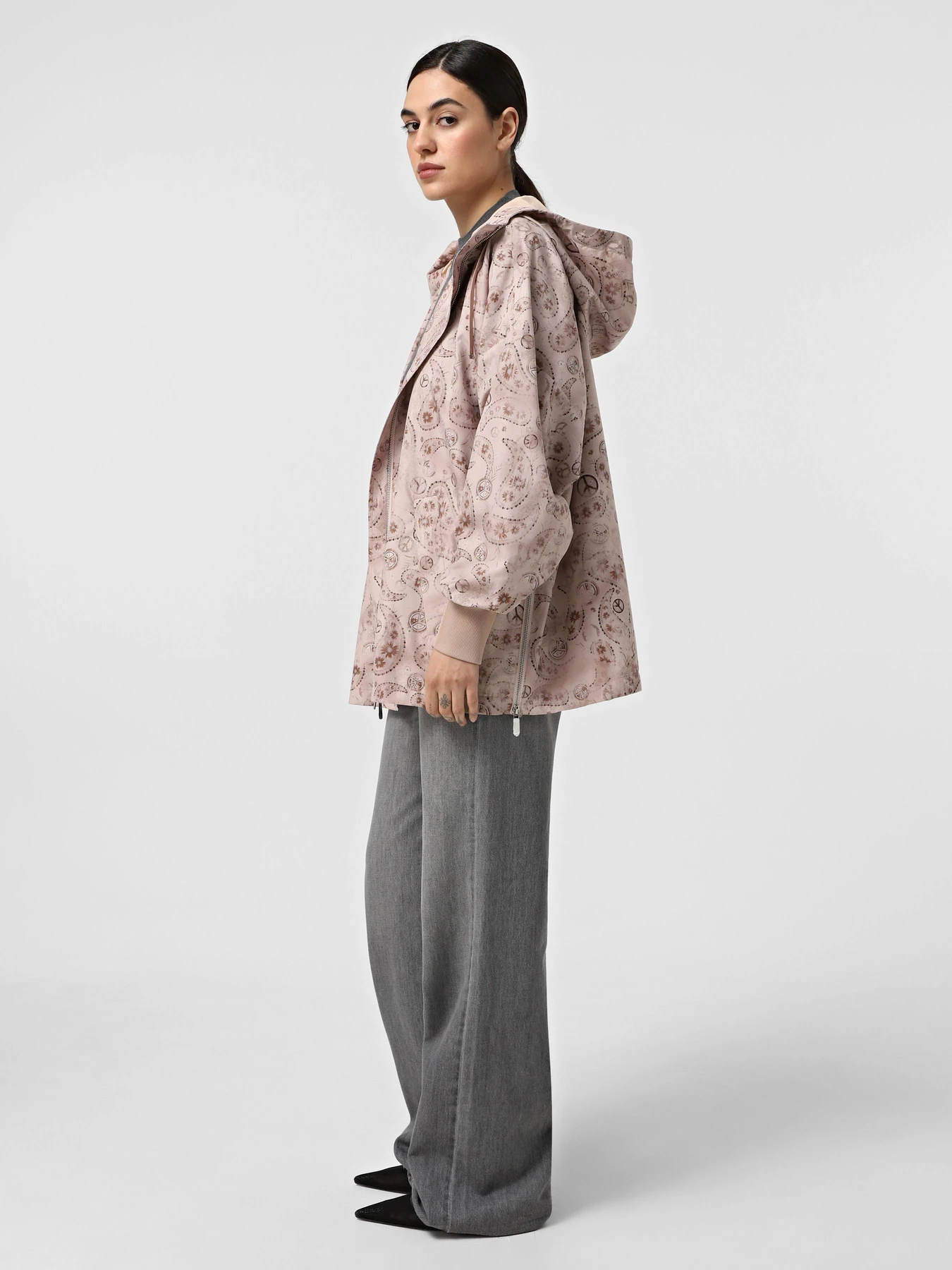 Куртки та дублянки Emporio Armani модель EW001315-AF13856-F4018 Куртки та дублянки Emporio Armani модель EW001315-AF13856-F4018 Фото