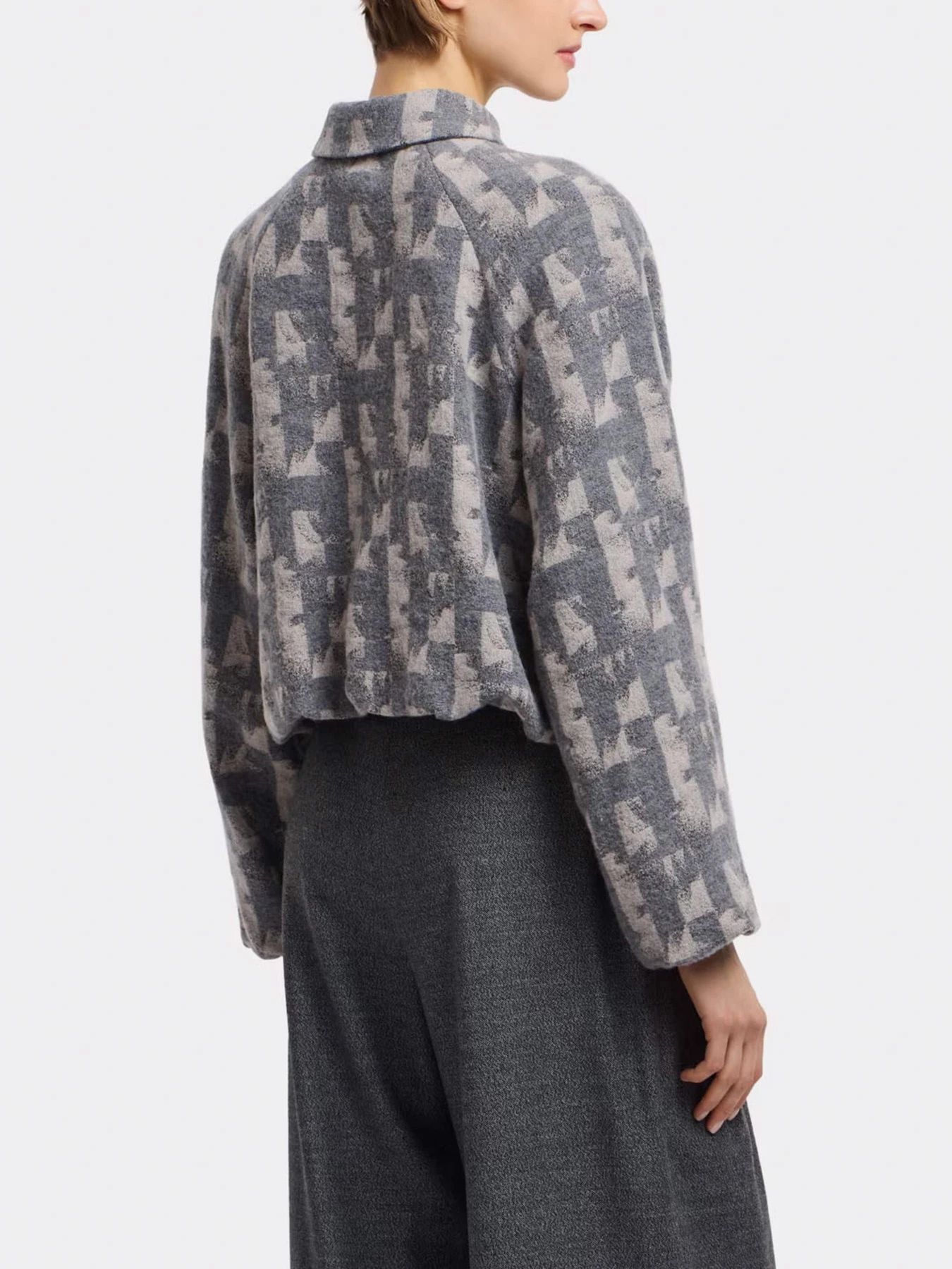 Куртки и дубленки Emporio Armani модель EW002618-TE16962-F8026 Фото