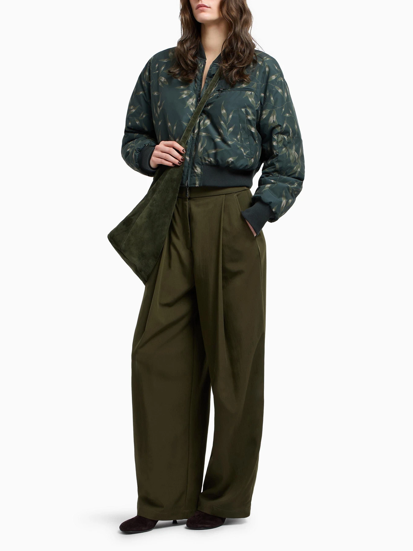 Куртки и дубленки Emporio Armani модель EW002376-AF17575-F7013 Куртки и дубленки Emporio Armani модель EW002376-AF17575-F7013 Фото