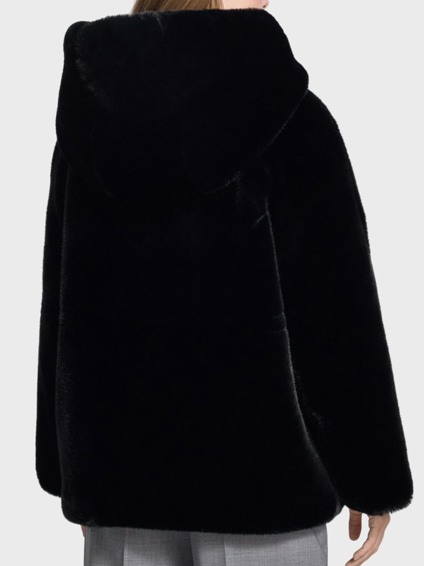 Куртки и дубленки Emporio Armani модель EW001467-AF14618-UC001 Фото