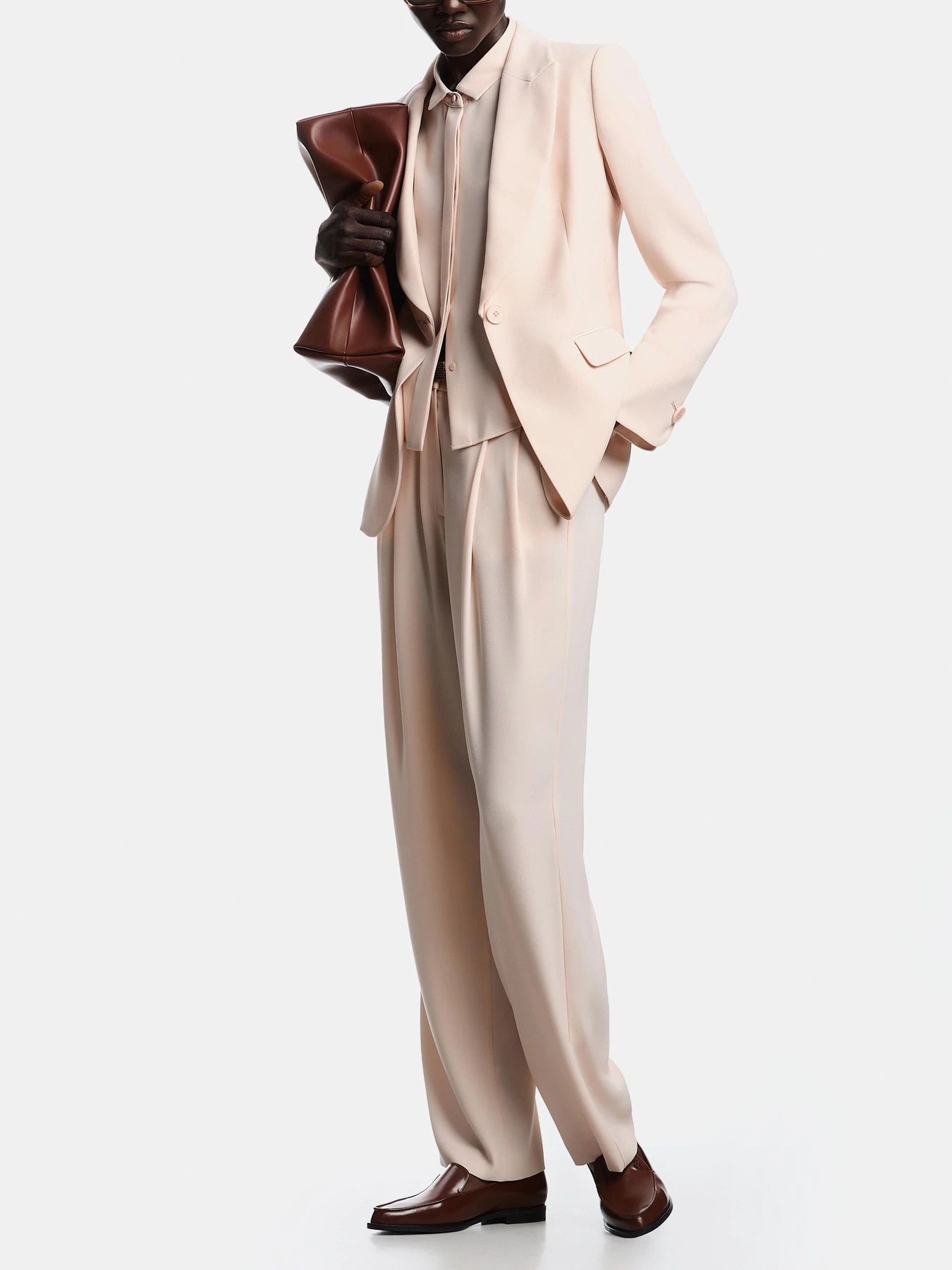 Пиджаки Emporio Armani модель EW003228-AF20193-U4128 Пиджаки Emporio Armani модель EW003228-AF20193-U4128 Фото