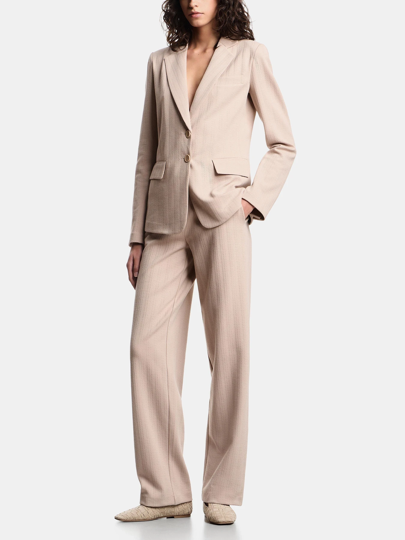 Пиджаки Emporio Armani модель EW003510-AF21146-U6154 Пиджаки Emporio Armani модель EW003510-AF21146-U6154 Фото