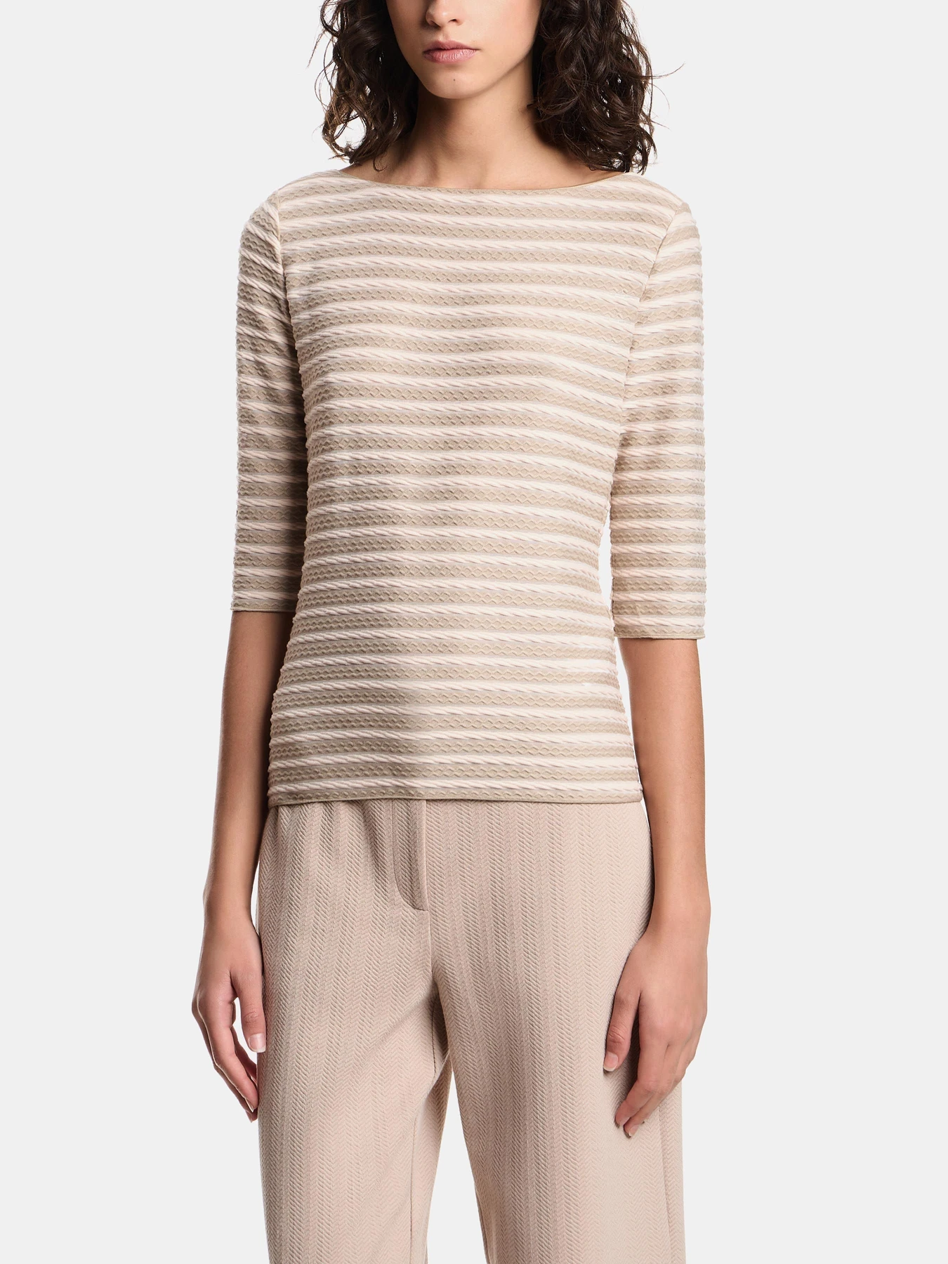 Свитры и кардиганы Emporio Armani модель EW003583-AF21216-F6016 Свитры и кардиганы Emporio Armani модель EW003583-AF21216-F6016 Фото