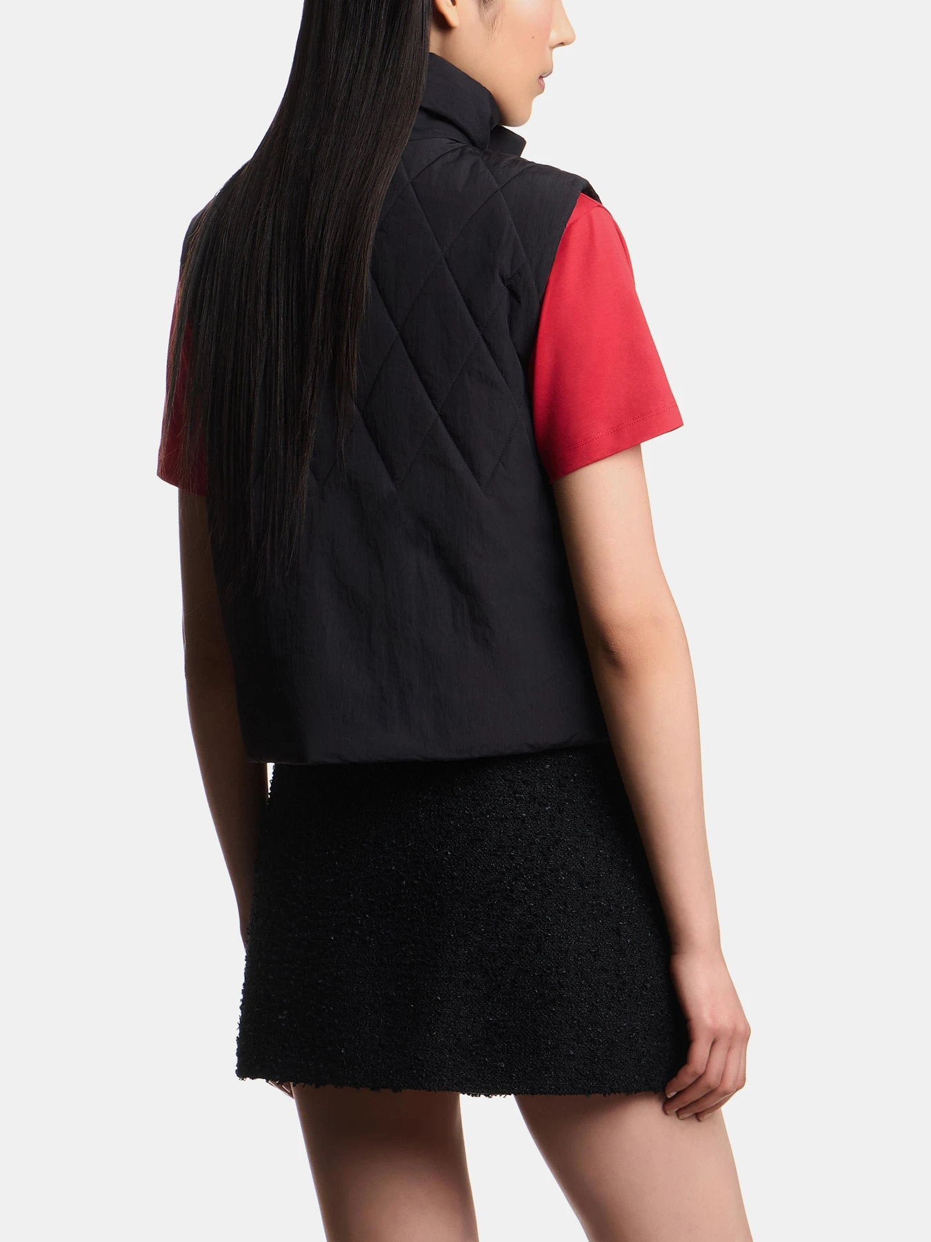 Куртки и дубленки Emporio Armani модель EW003910-AF22803-UC001 Куртки и дубленки Emporio Armani модель EW003910-AF22803-UC001 Фото