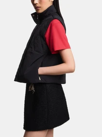 Куртки и дубленки Emporio Armani модель EW003910-AF22803-UC001 Фото