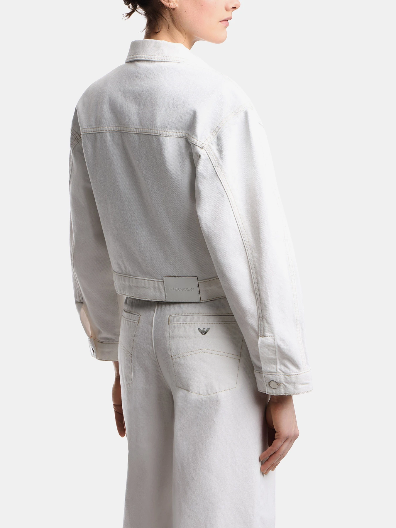 Куртки и дубленки Emporio Armani модель EW003493-AF12426-U0006 Куртки и дубленки Emporio Armani модель EW003493-AF12426-U0006 Фото
