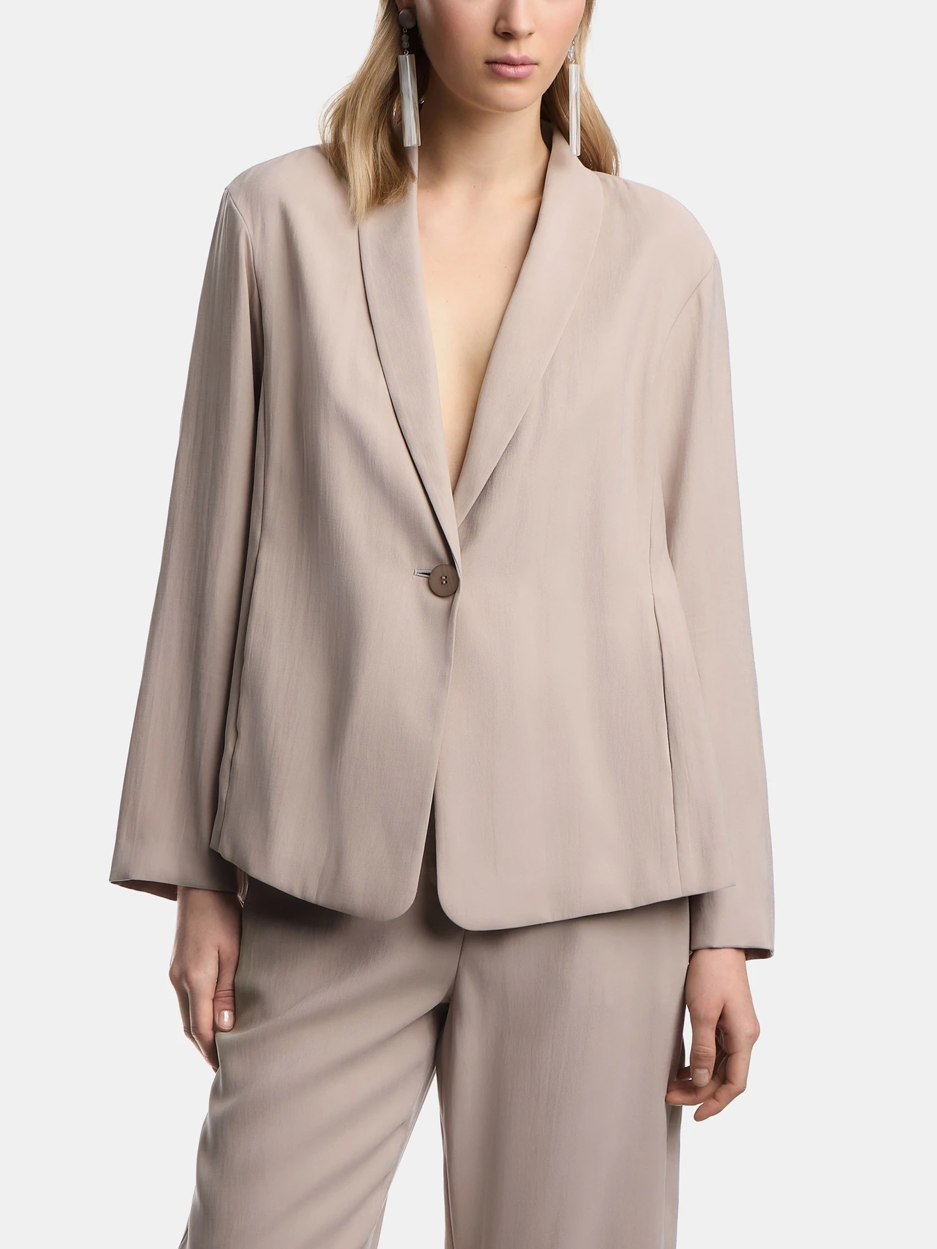 Пиджаки Emporio Armani модель EW003341-AF20502-U6154 Пиджаки Emporio Armani модель EW003341-AF20502-U6154 Фото