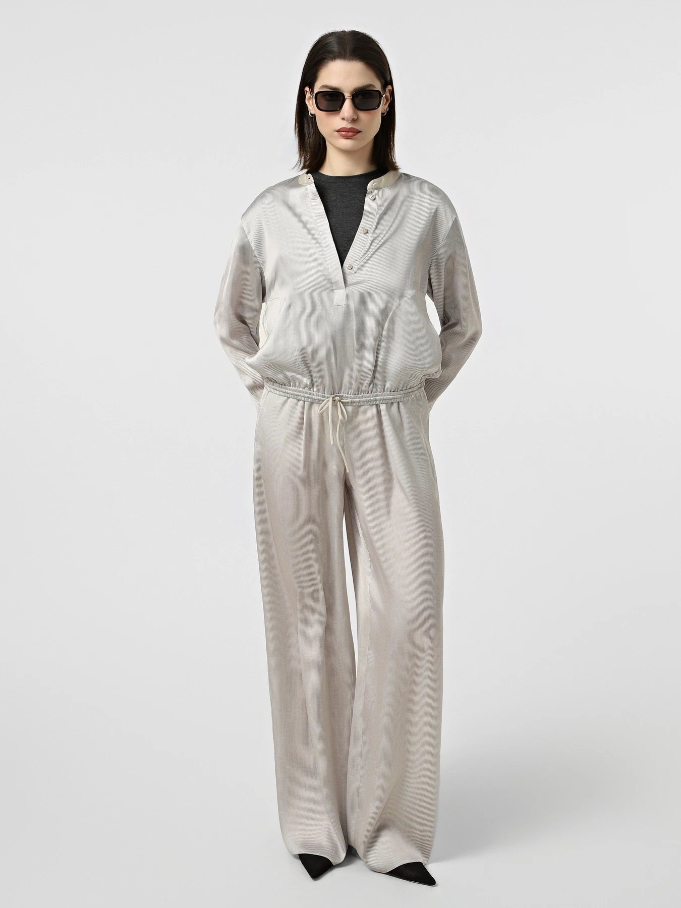 Брюки Emporio Armani модель EW004349-AF25637-F1010 Брюки Emporio Armani модель EW004349-AF25637-F1010 Фото