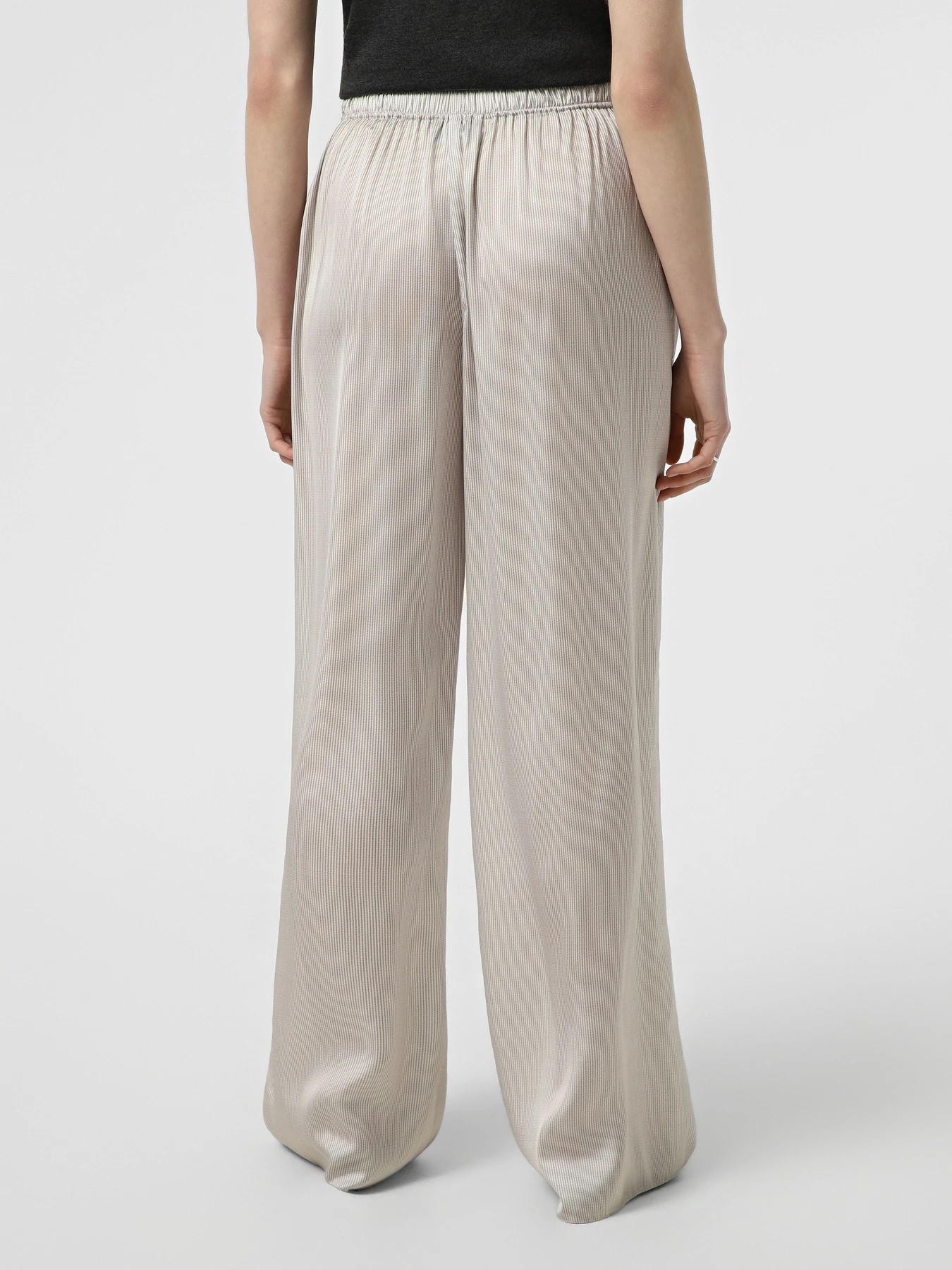 Брюки Emporio Armani модель EW004349-AF25637-F1010 Брюки Emporio Armani модель EW004349-AF25637-F1010 Фото