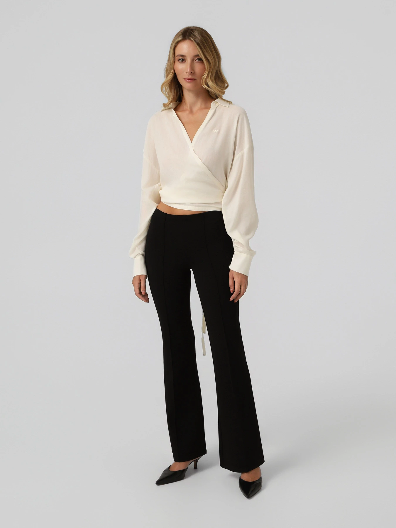 Сорочки Emporio Armani модель EW003421-AF20252-U1131 Сорочки Emporio Armani модель EW003421-AF20252-U1131 Фото