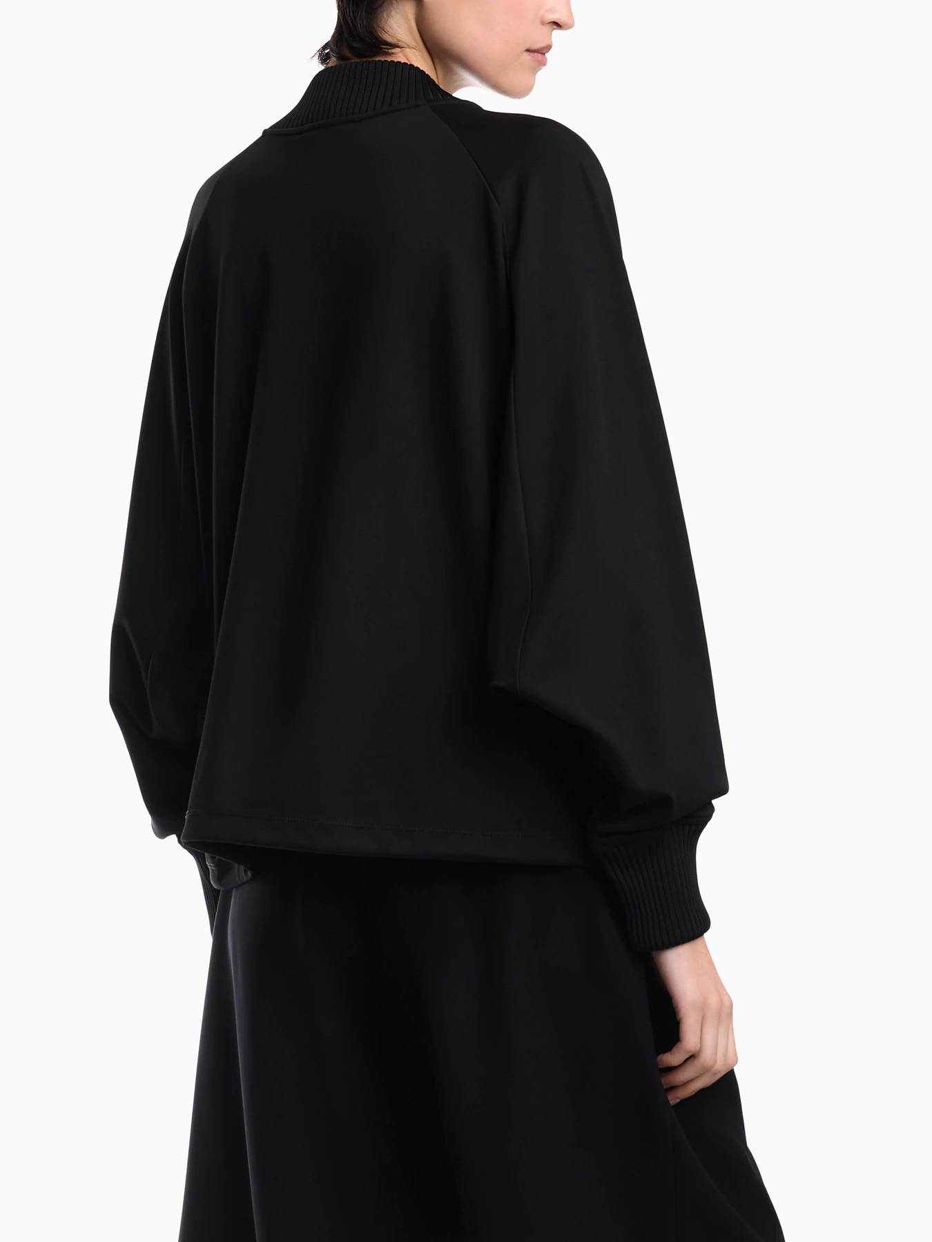 Куртки и дубленки Emporio Armani модель EW004150-AF24325-UC001 Куртки и дубленки Emporio Armani модель EW004150-AF24325-UC001 Фото