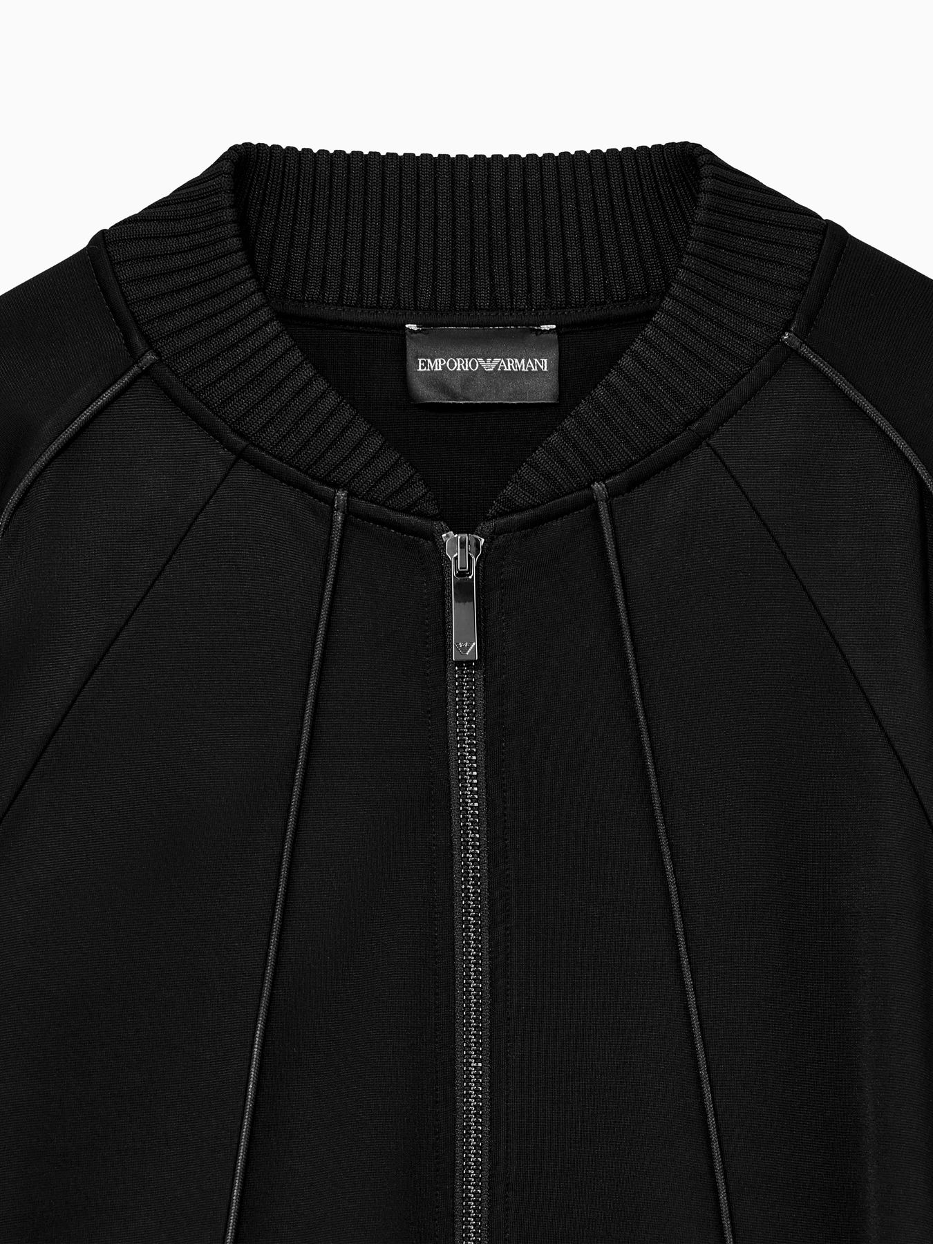 Куртки и дубленки Emporio Armani модель EW004150-AF24325-UC001 Куртки и дубленки Emporio Armani модель EW004150-AF24325-UC001 Фото