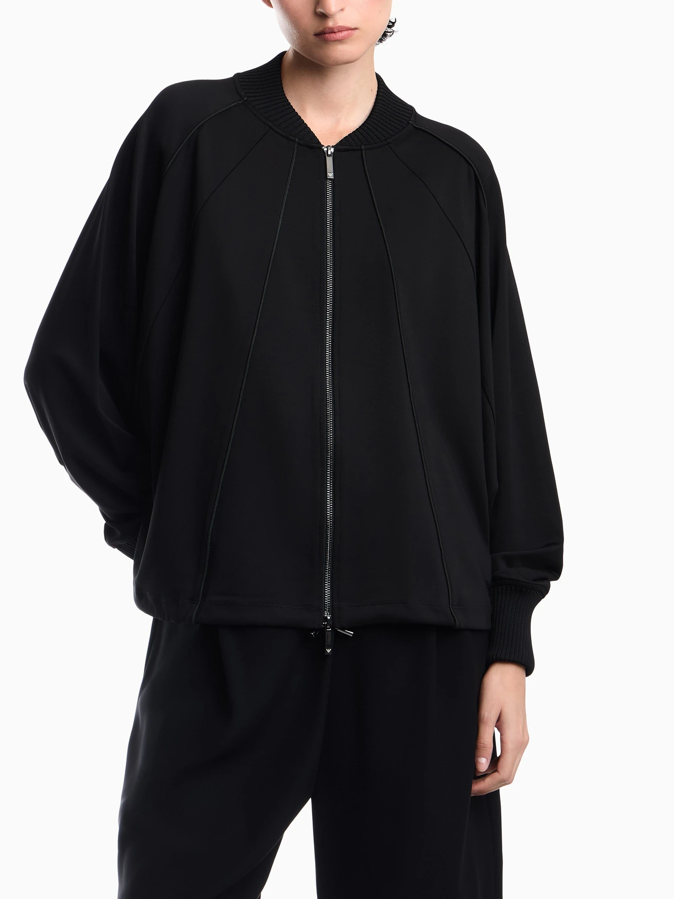Куртки и дубленки Emporio Armani модель EW004150-AF24325-UC001 Куртки и дубленки Emporio Armani модель EW004150-AF24325-UC001 Фото