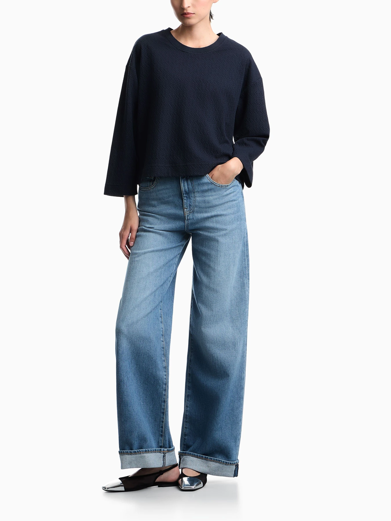 Джинсы Emporio Armani модель EW000737-AF27890-MB003 Джинсы Emporio Armani модель EW000737-AF27890-MB003 Фото