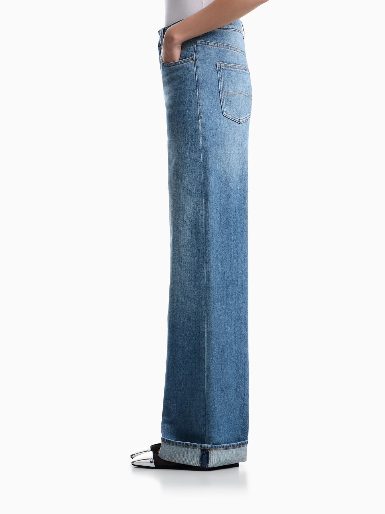Джинсы Emporio Armani модель EW000737-AF27890-MB003 Джинсы Emporio Armani модель EW000737-AF27890-MB003 Фото