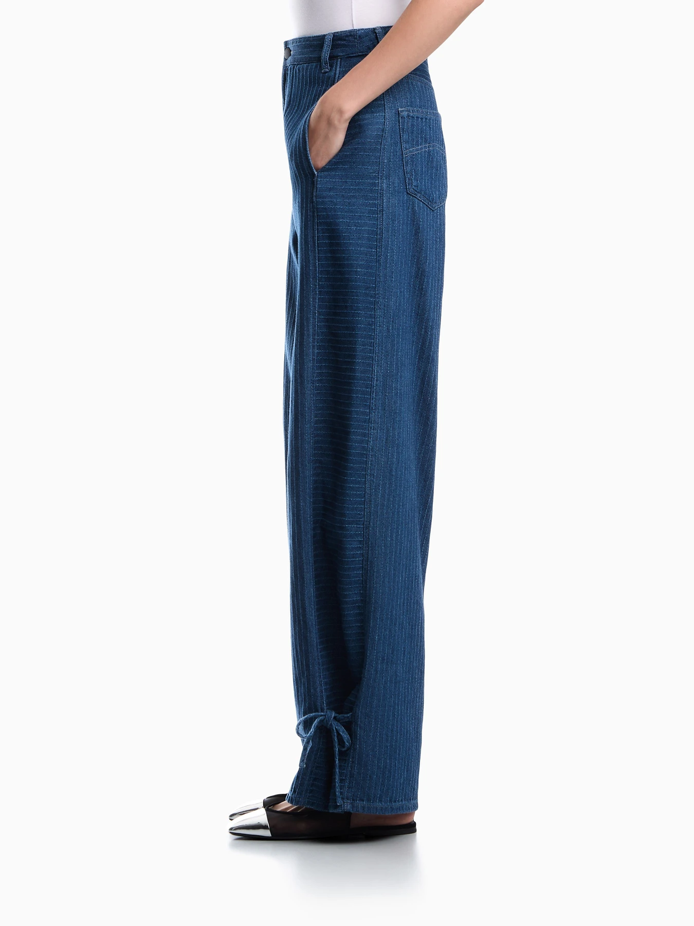 Джинсы Emporio Armani модель EW004797-AF26171-MB002 Джинсы Emporio Armani модель EW004797-AF26171-MB002 Фото