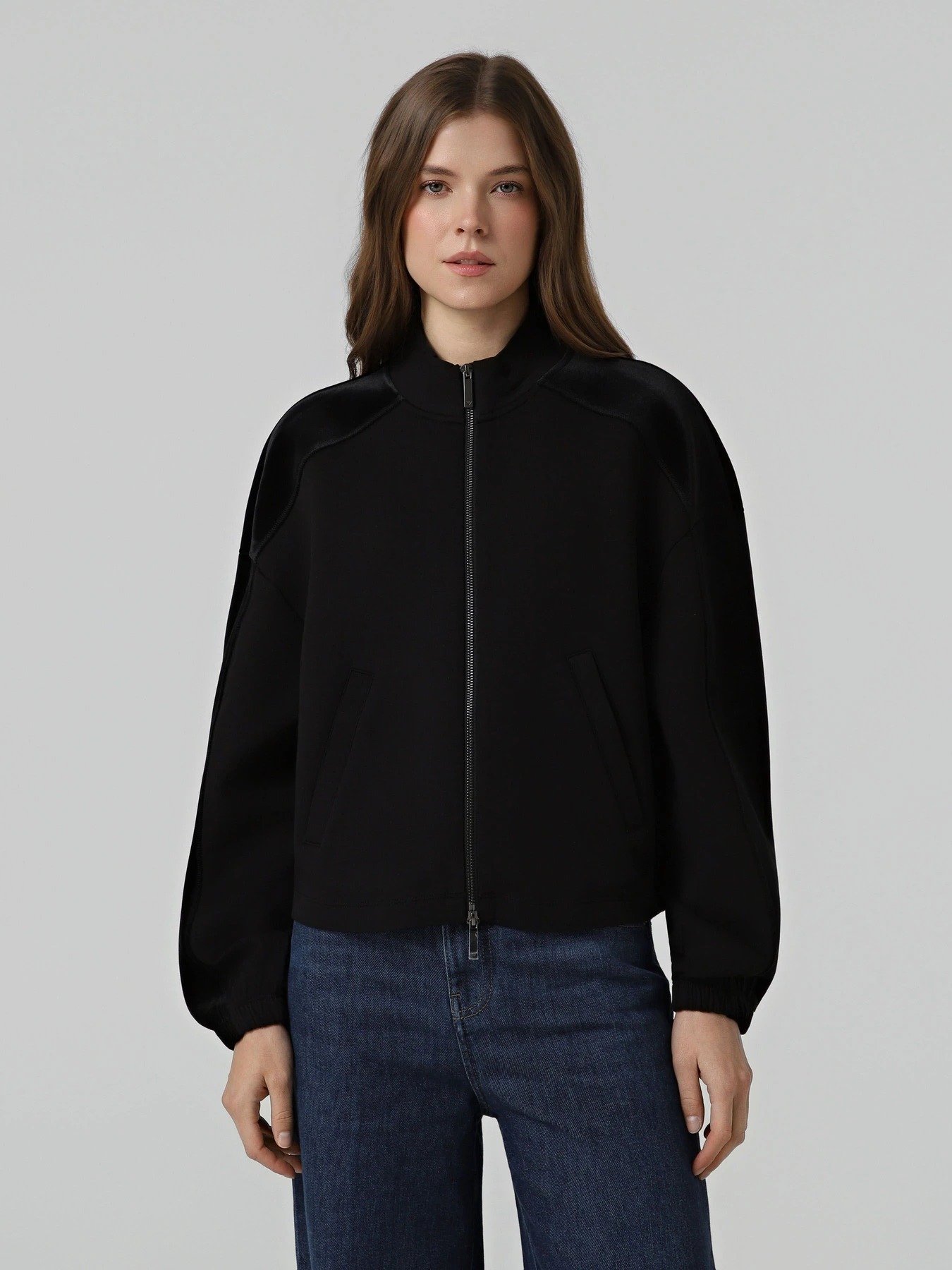 Куртки и дубленки Emporio Armani модель EW004206-AF10002-UC001 Куртки и дубленки Emporio Armani модель EW004206-AF10002-UC001 Фото