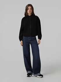 Куртки и дубленки Emporio Armani модель EW004206-AF10002-UC001 Фото