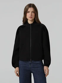 Куртки и дубленки Emporio Armani модель EW004206-AF10002-UC001 Фото
