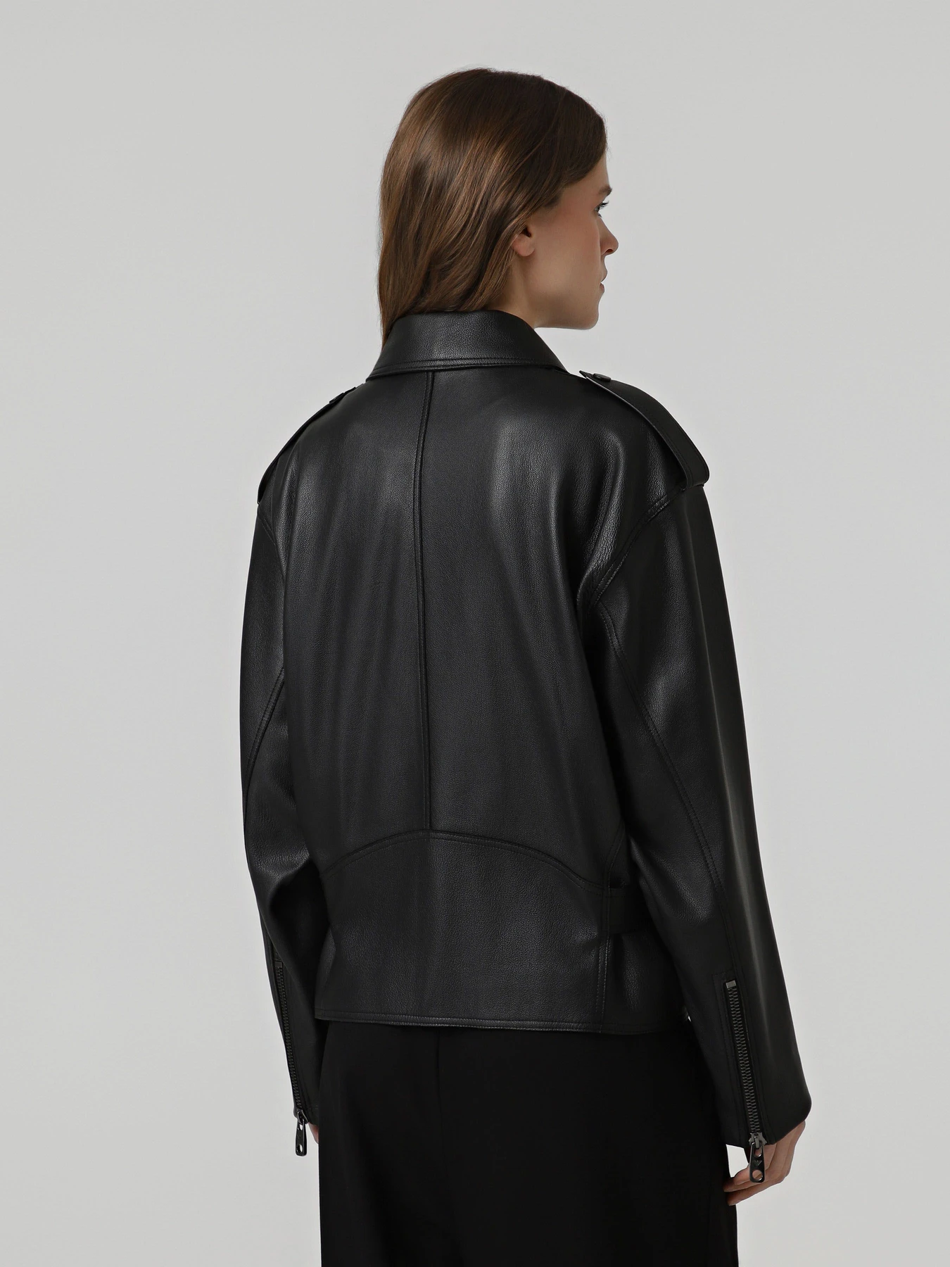 Куртки и дубленки Emporio Armani модель EW004958-AF27024-UC001 Куртки и дубленки Emporio Armani модель EW004958-AF27024-UC001 Фото