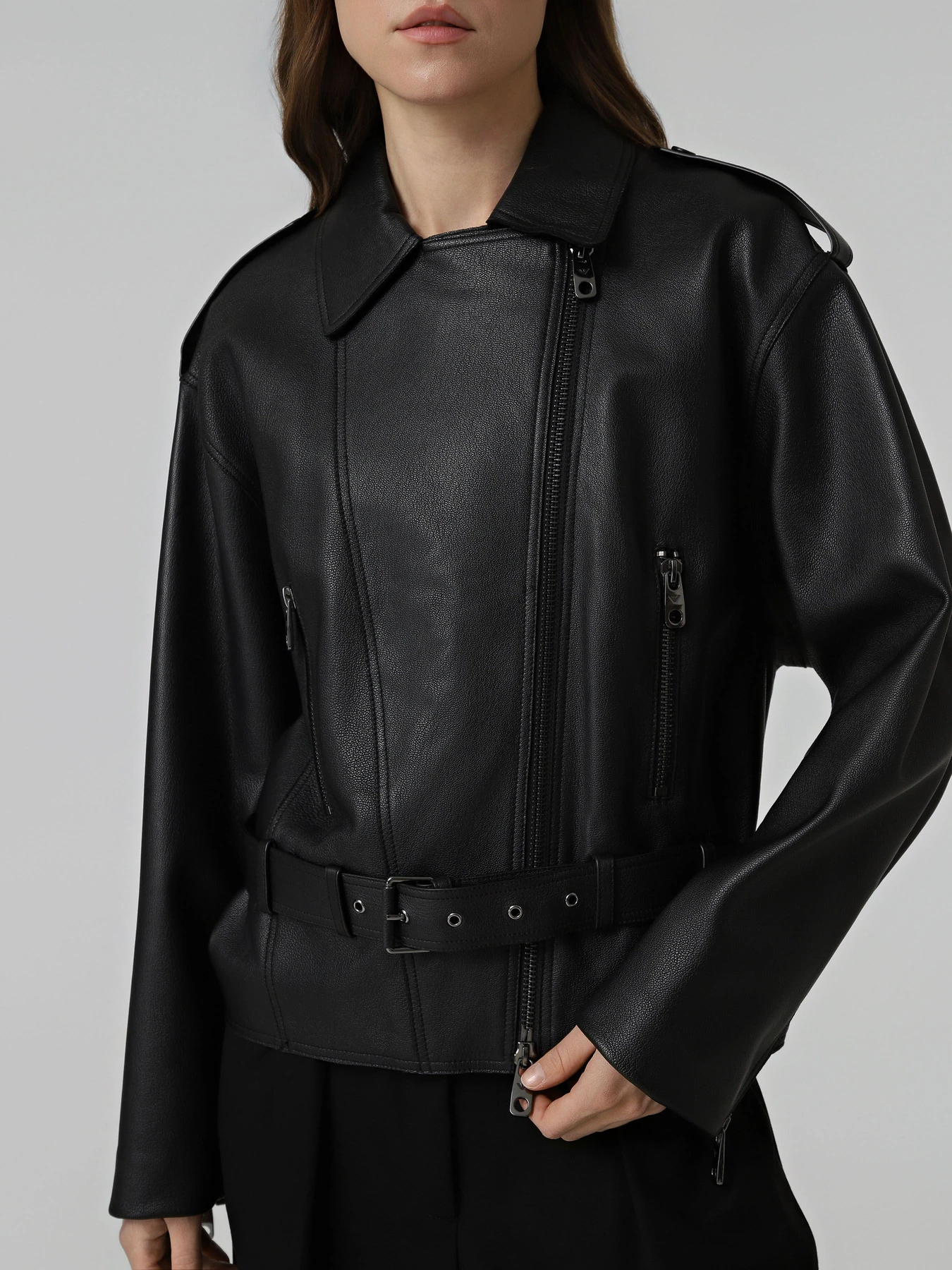 Куртки и дубленки Emporio Armani модель EW004958-AF27024-UC001 Куртки и дубленки Emporio Armani модель EW004958-AF27024-UC001 Фото