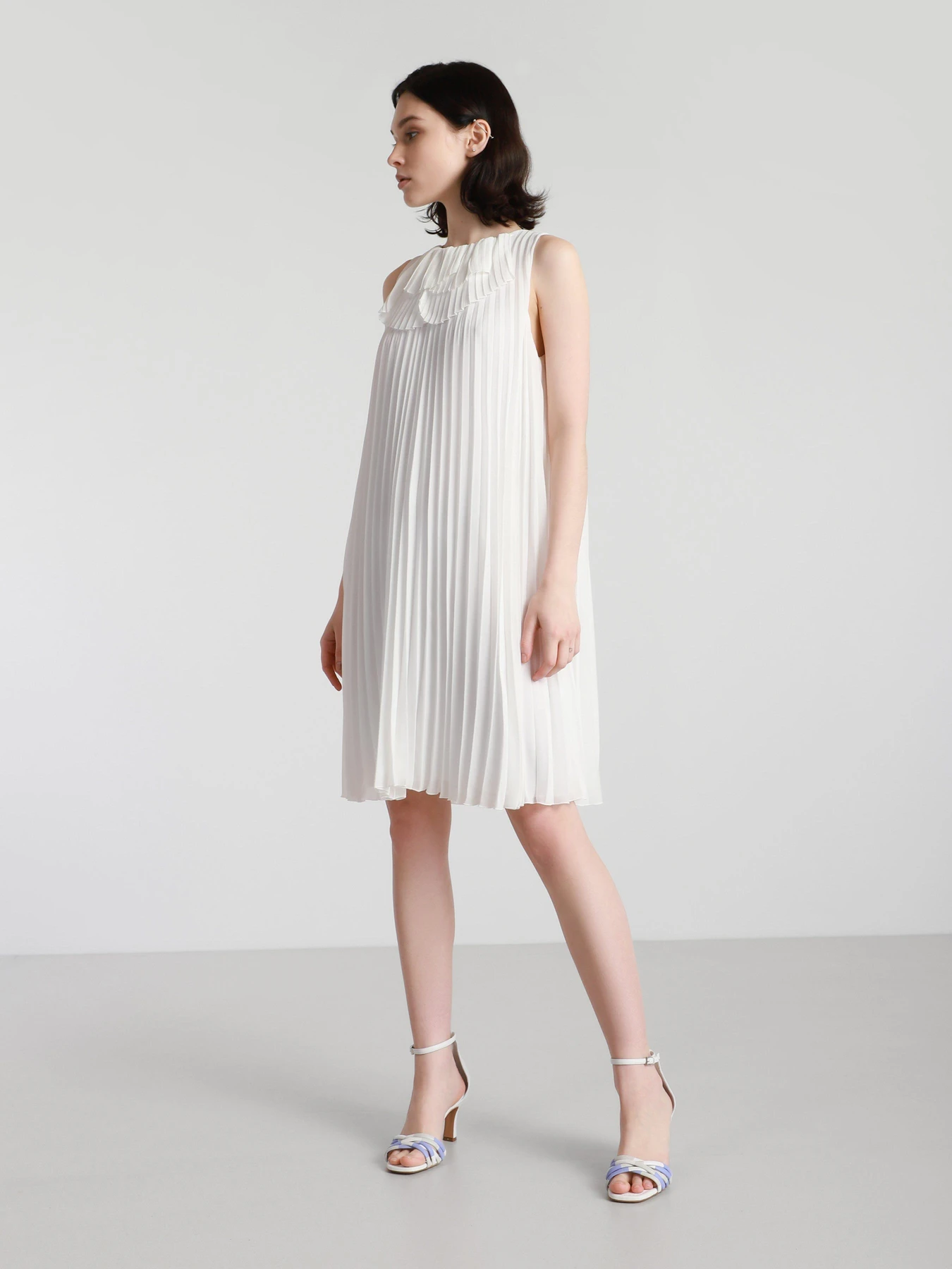 Платья Emporio Armani модель 3K2AA8-2NLHZ-0101 Платья Emporio Armani модель 3K2AA8-2NLHZ-0101 Фото