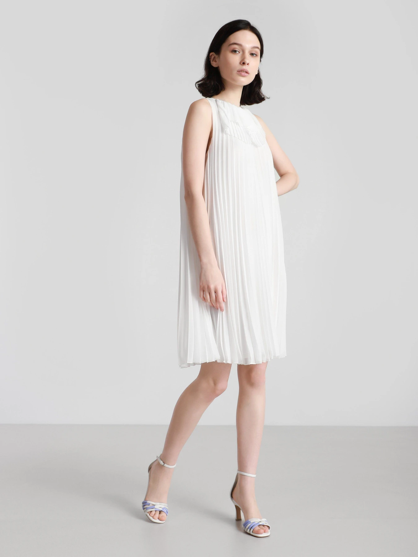 Платья Emporio Armani модель 3K2AA8-2NLHZ-0101 Платья Emporio Armani модель 3K2AA8-2NLHZ-0101 Фото