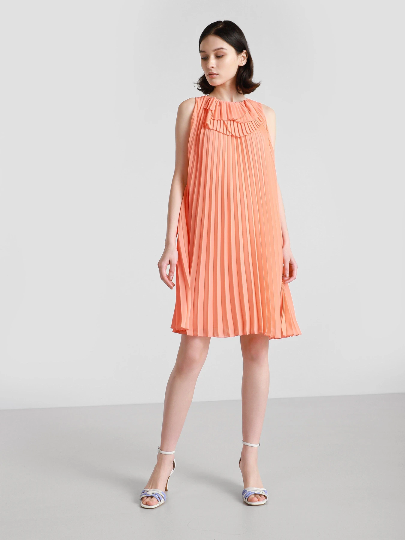Платья Emporio Armani модель 3K2AA8-2NLHZ-0248 Платья Emporio Armani модель 3K2AA8-2NLHZ-0248 Фото