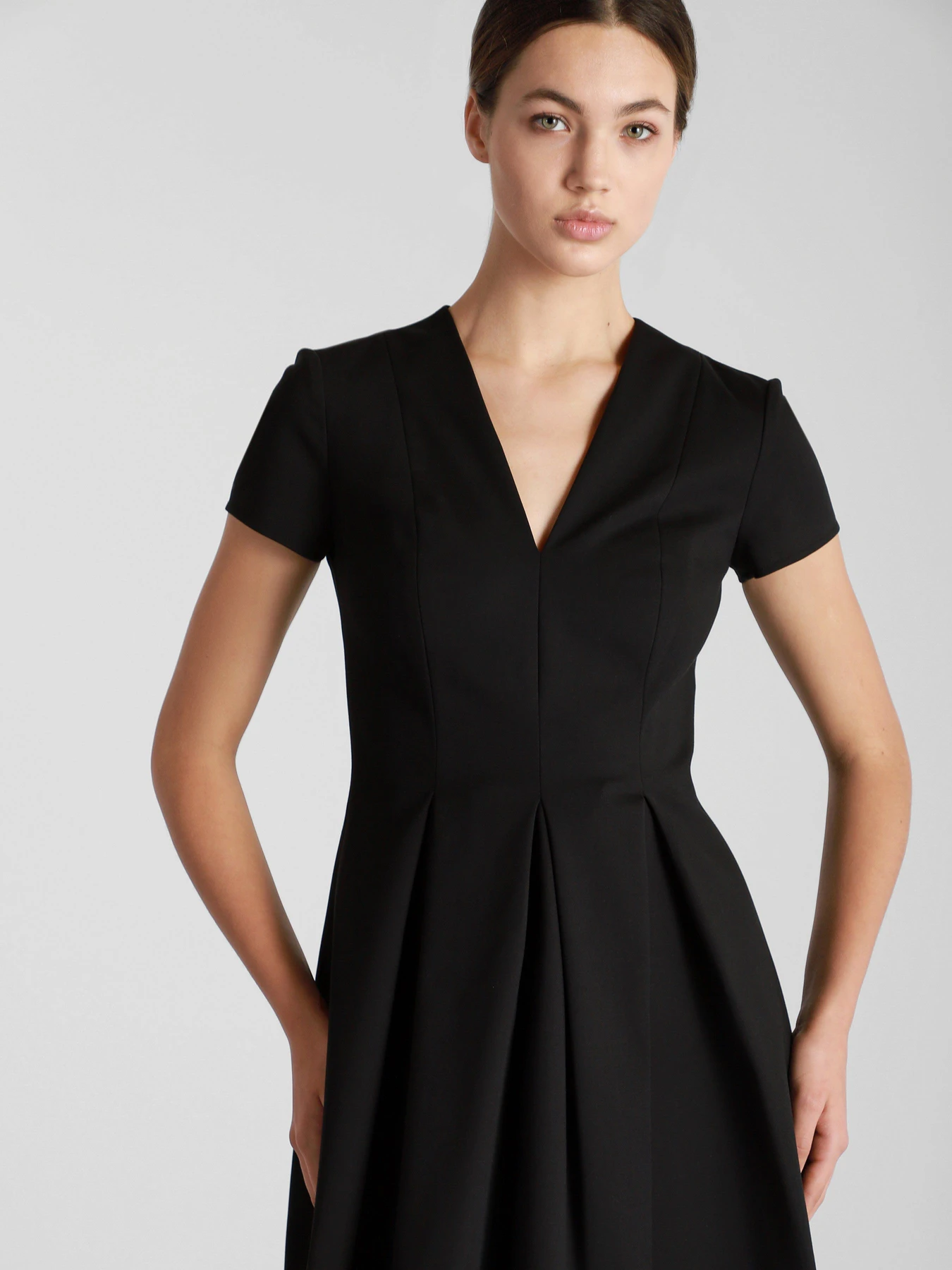 Платья Emporio Armani модель 3K2AA9-2NYSZ-0999 Платья Emporio Armani модель 3K2AA9-2NYSZ-0999 Фото