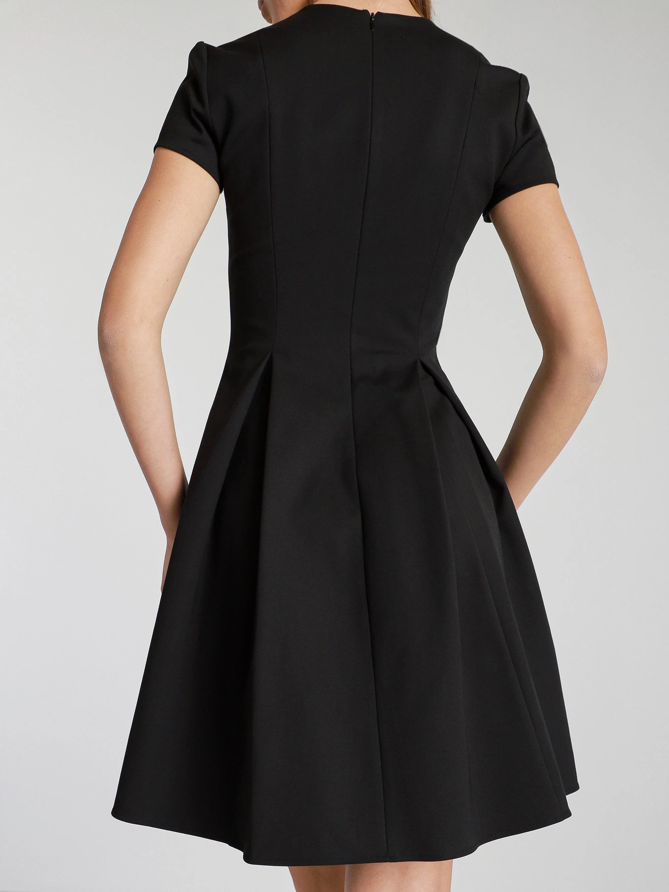 Платья Emporio Armani модель 3K2AA9-2NYSZ-0999 Платья Emporio Armani модель 3K2AA9-2NYSZ-0999 Фото