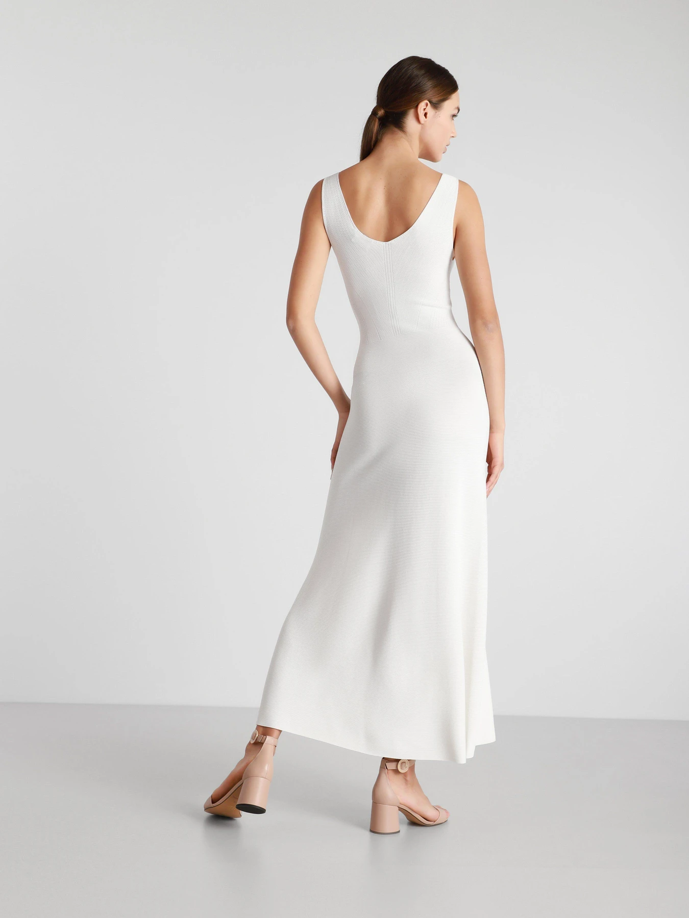 Платья Emporio Armani модель 3K2AT9-2M27Z-0101 Платья Emporio Armani модель 3K2AT9-2M27Z-0101 Фото